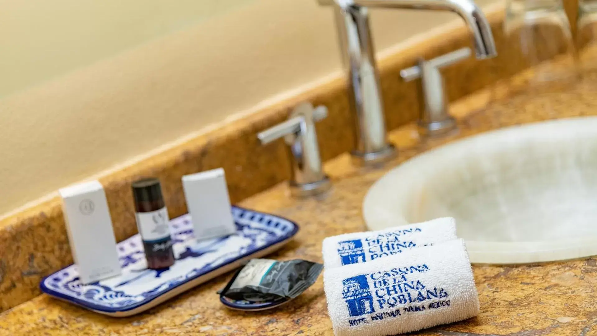 Bathroom in Hotel Boutique Casona de la China Poblana - Adults Only