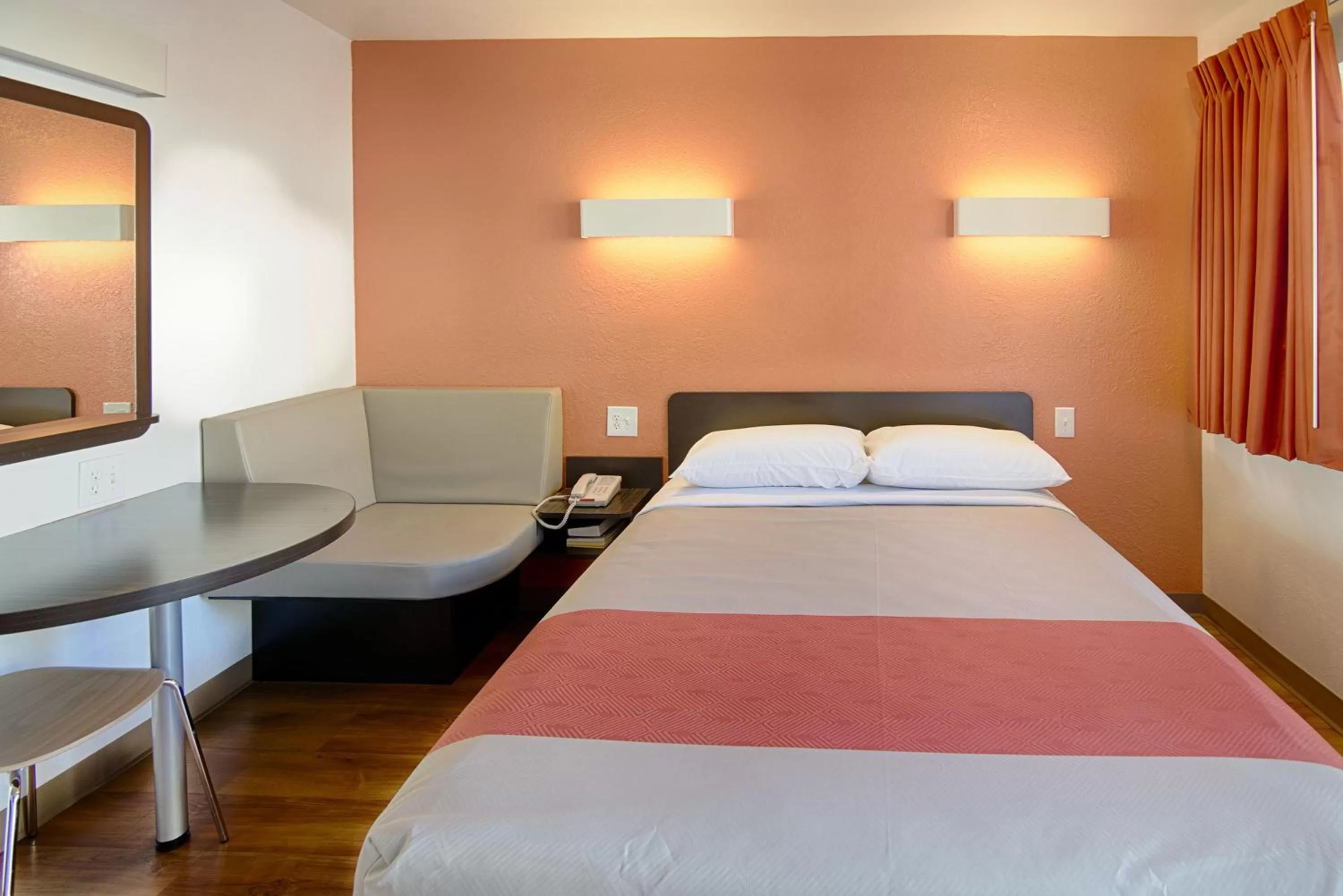 Bedroom, Bed in Motel 6-Mammoth Lakes, CA