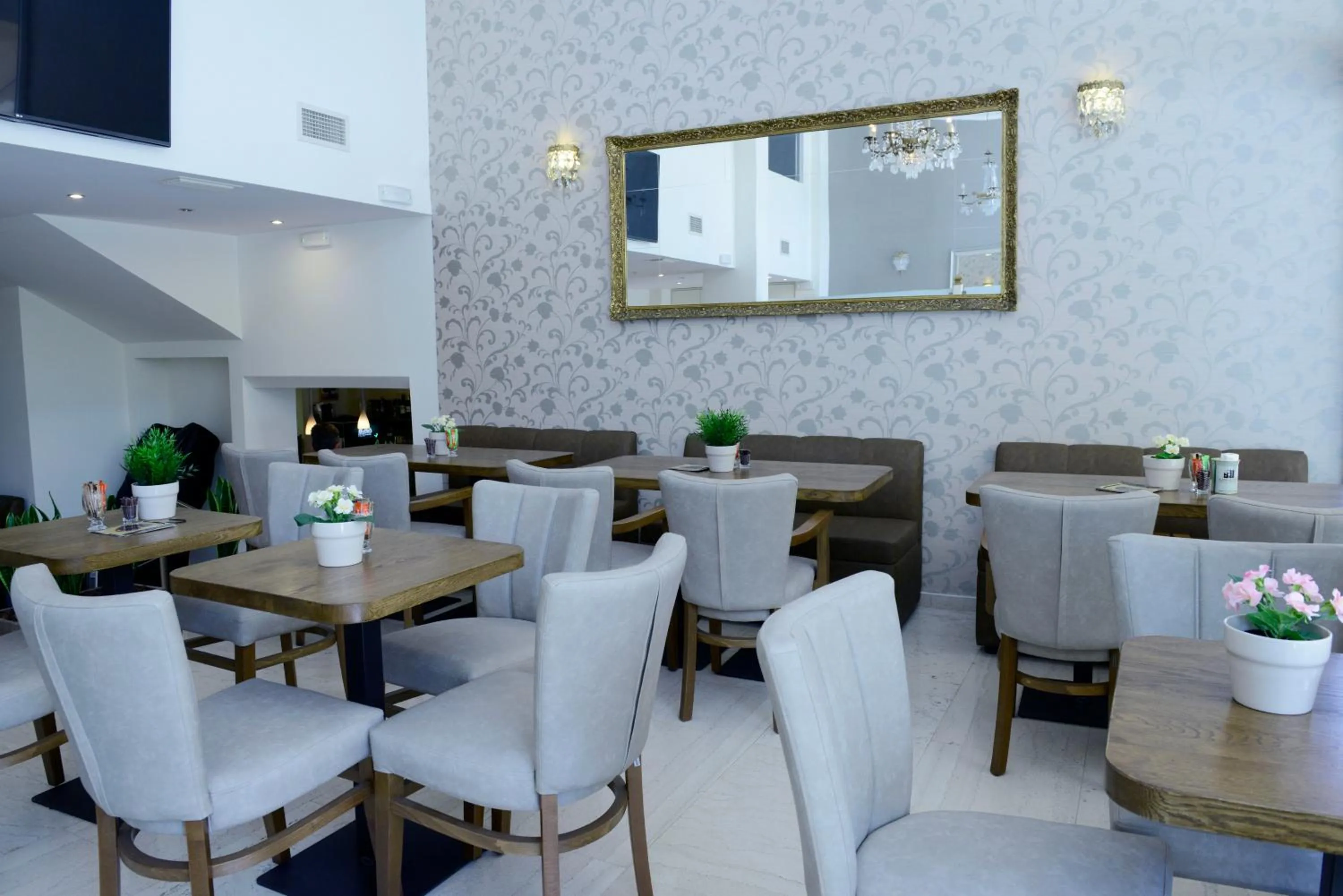 Area and facilities in Phidias Hotel