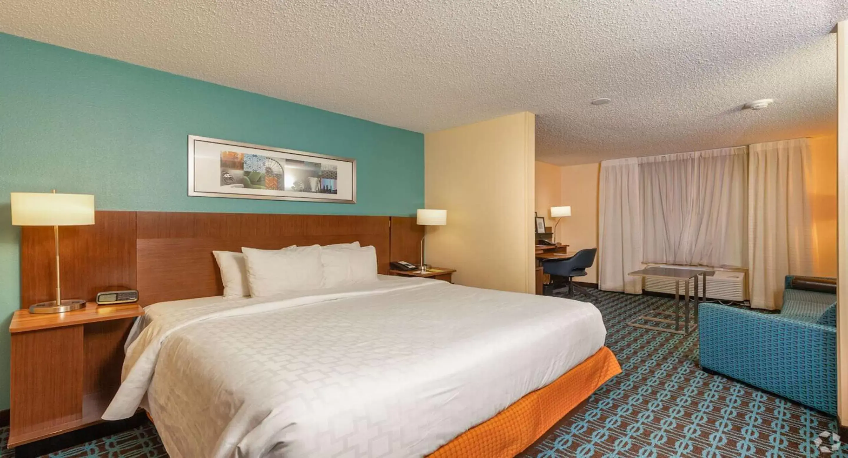 Photo of the whole room, Bed in SureStay by Best Western Bryan College Station