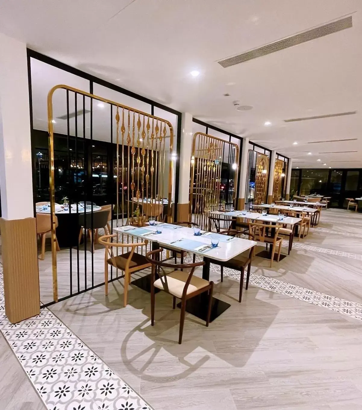 Restaurant/places to eat in Centra by Centara Hotel Bangkok Phra Nakhon