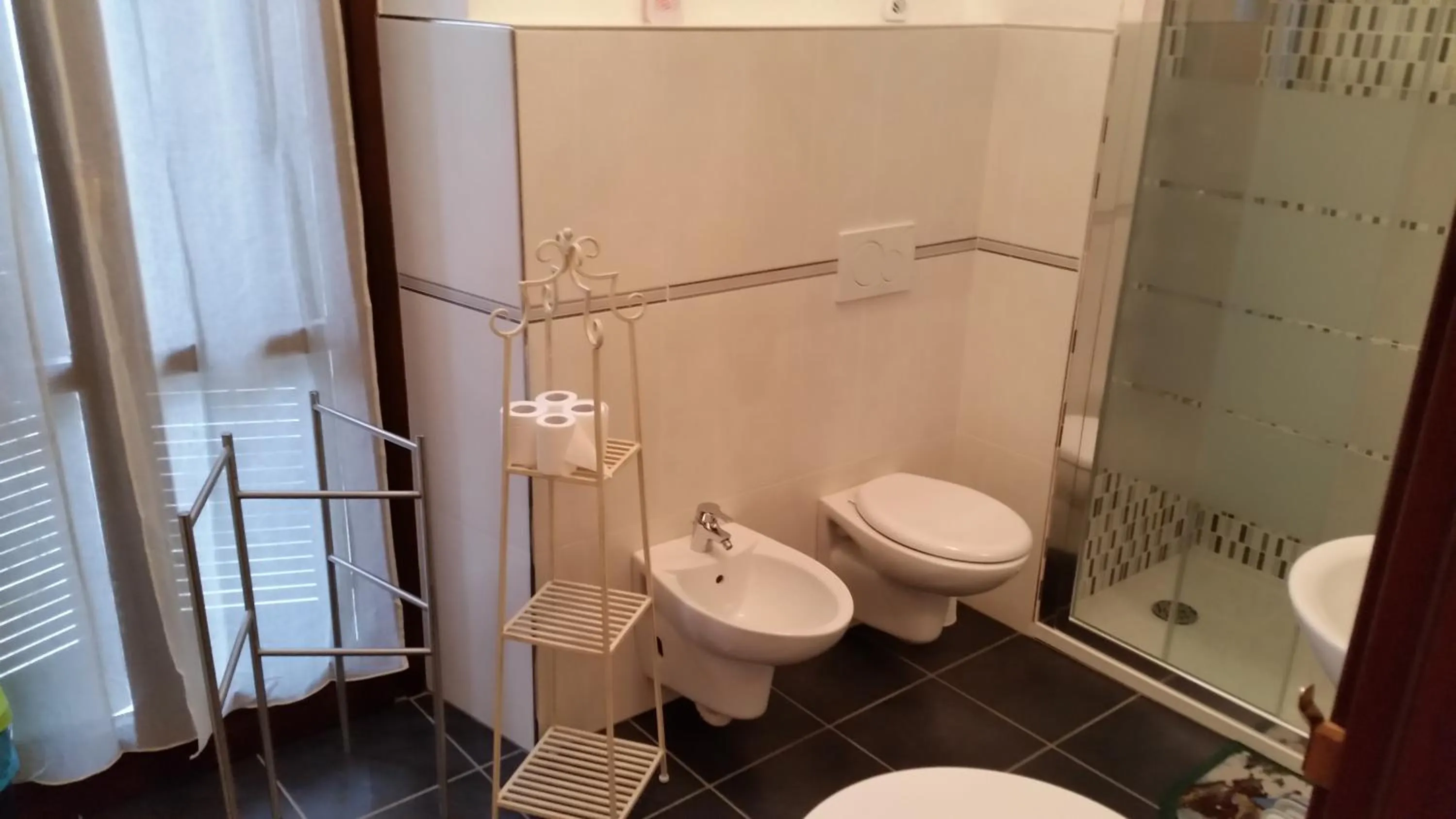 Shower in Megaride Guest House