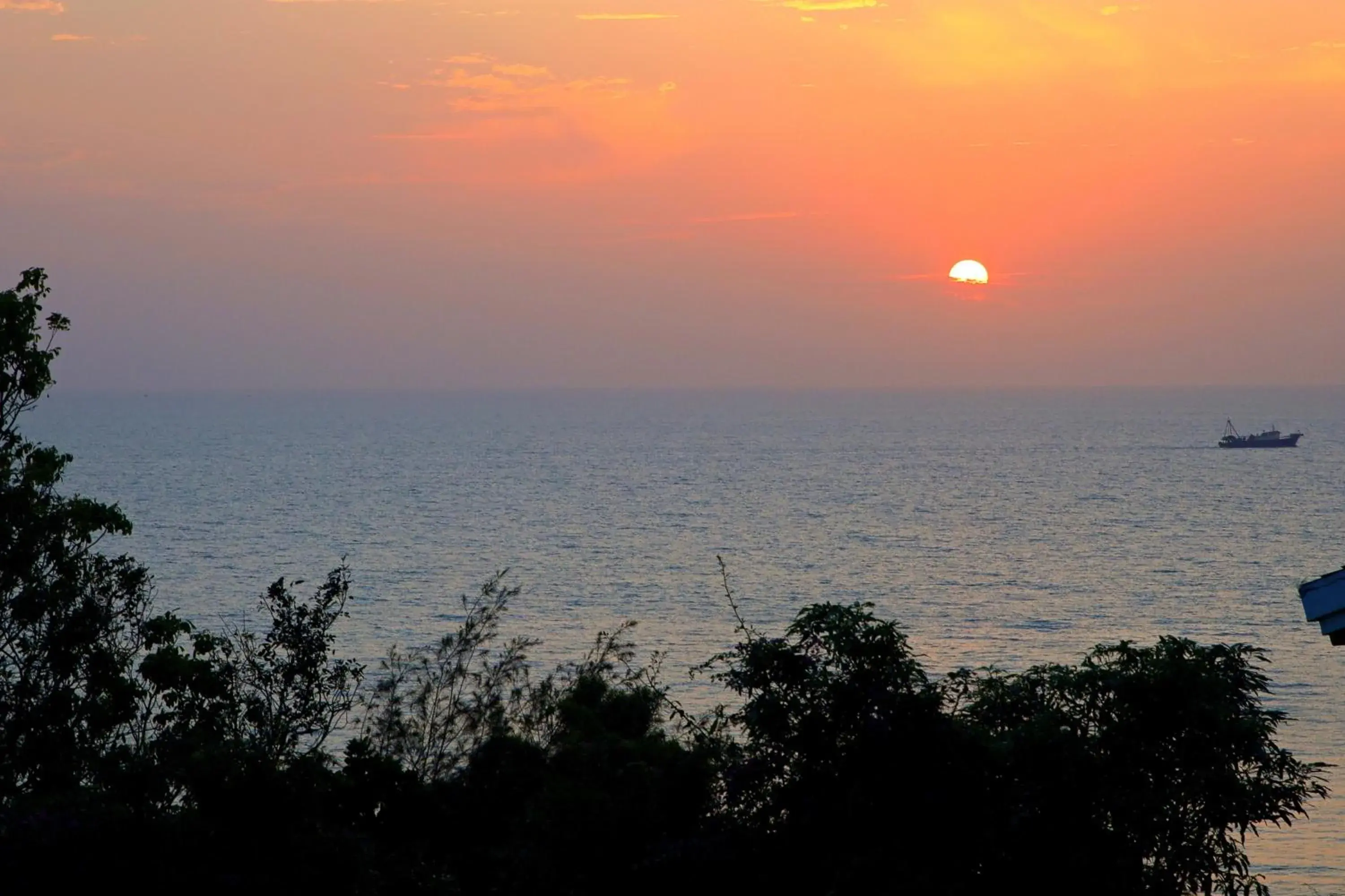 Restaurant/places to eat, Sunrise/Sunset in Sheraton Beihai Resort