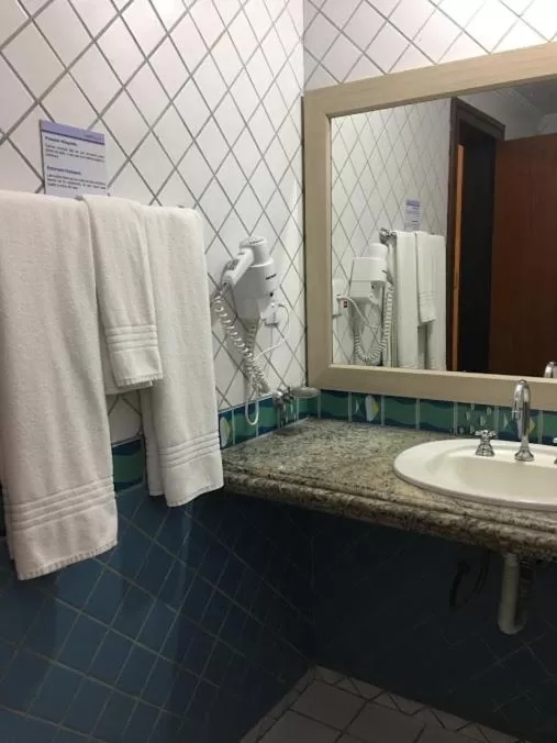 Bathroom in Sueds Plaza