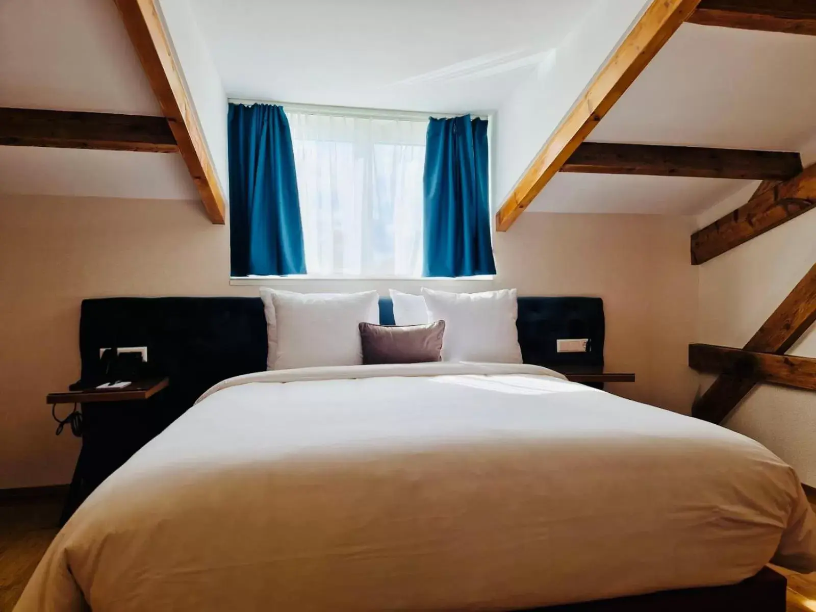 Bed in Chassé Hotel Residency - Newly opened