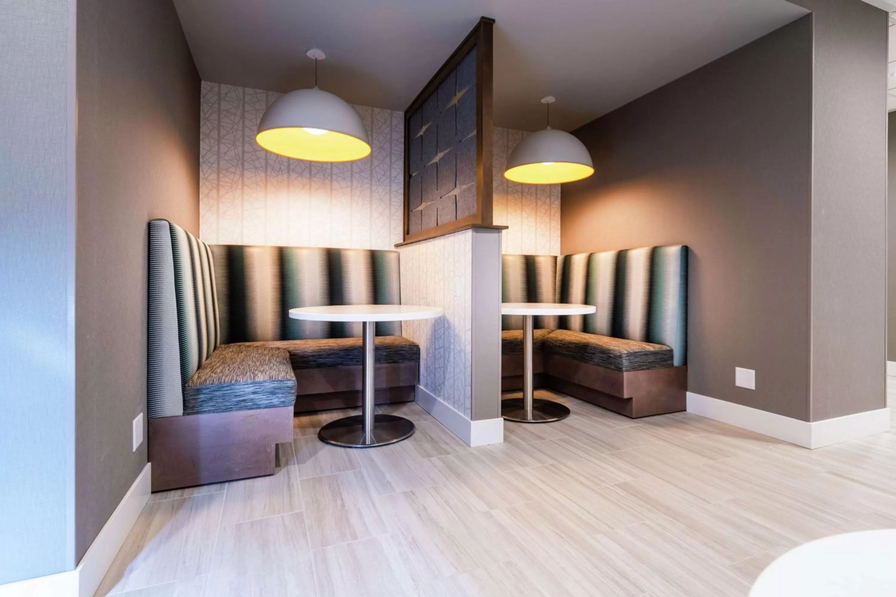 Lobby or reception in Hampton Inn & Suites Santa Maria