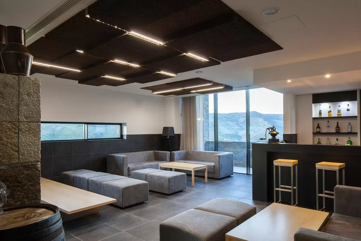 Lounge or bar in Quinta De Casaldronho Wine Hotel