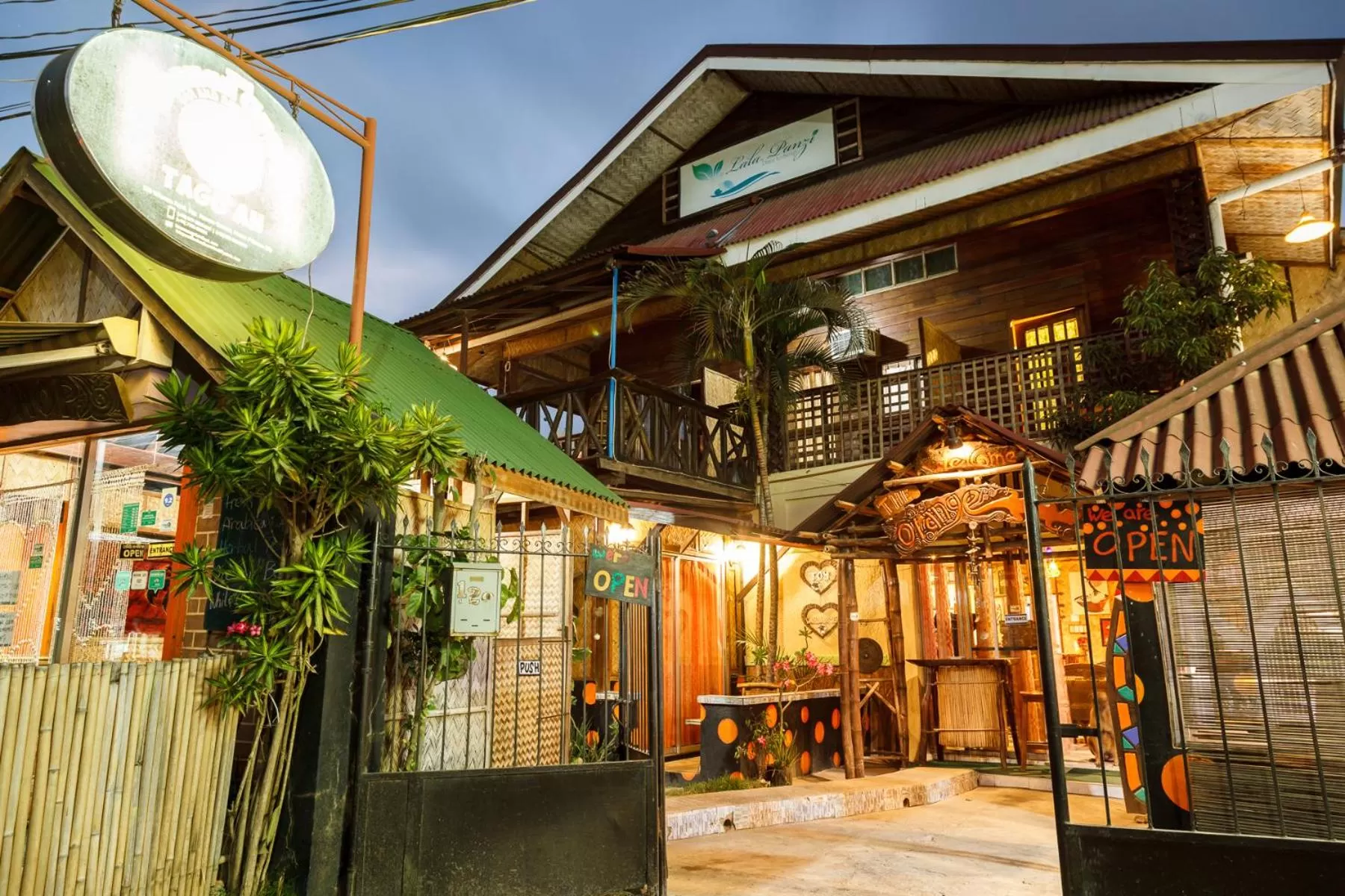 Property building in Lala Panzi Bed and Breakfast