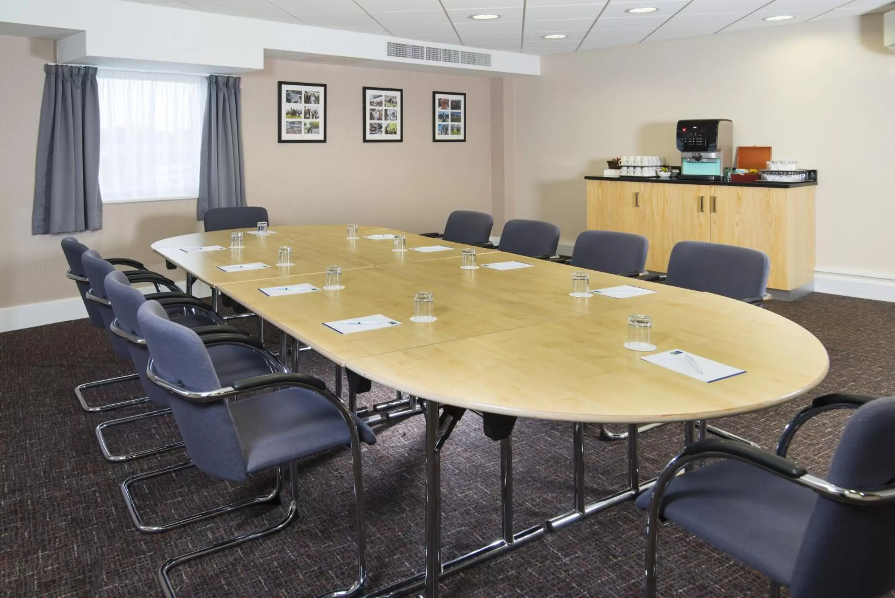 Meeting/conference room in Holiday Inn Express London - Epsom Downs, an IHG Hotel