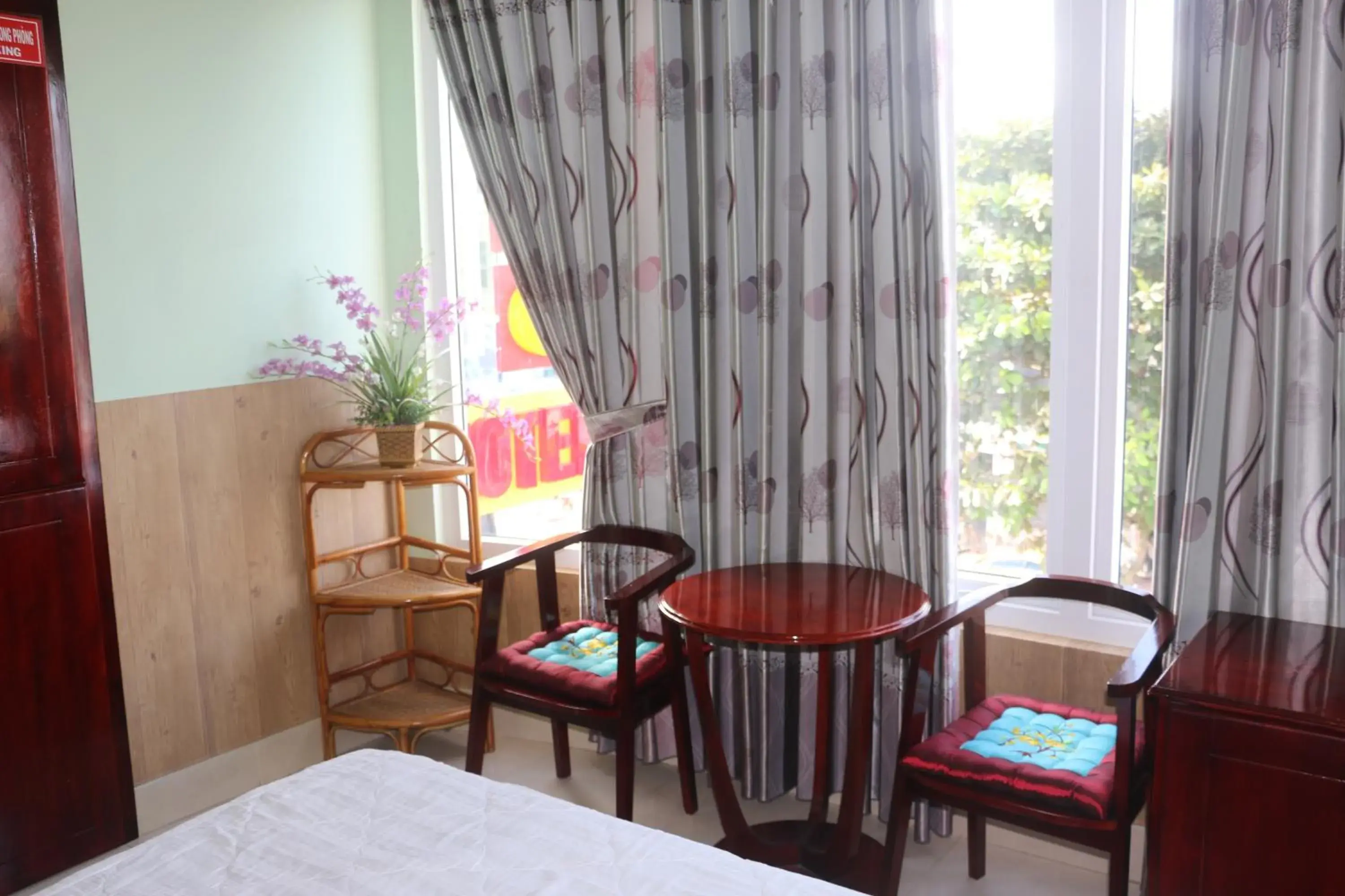 hair dresser, Seating Area in Kim Long Hotel