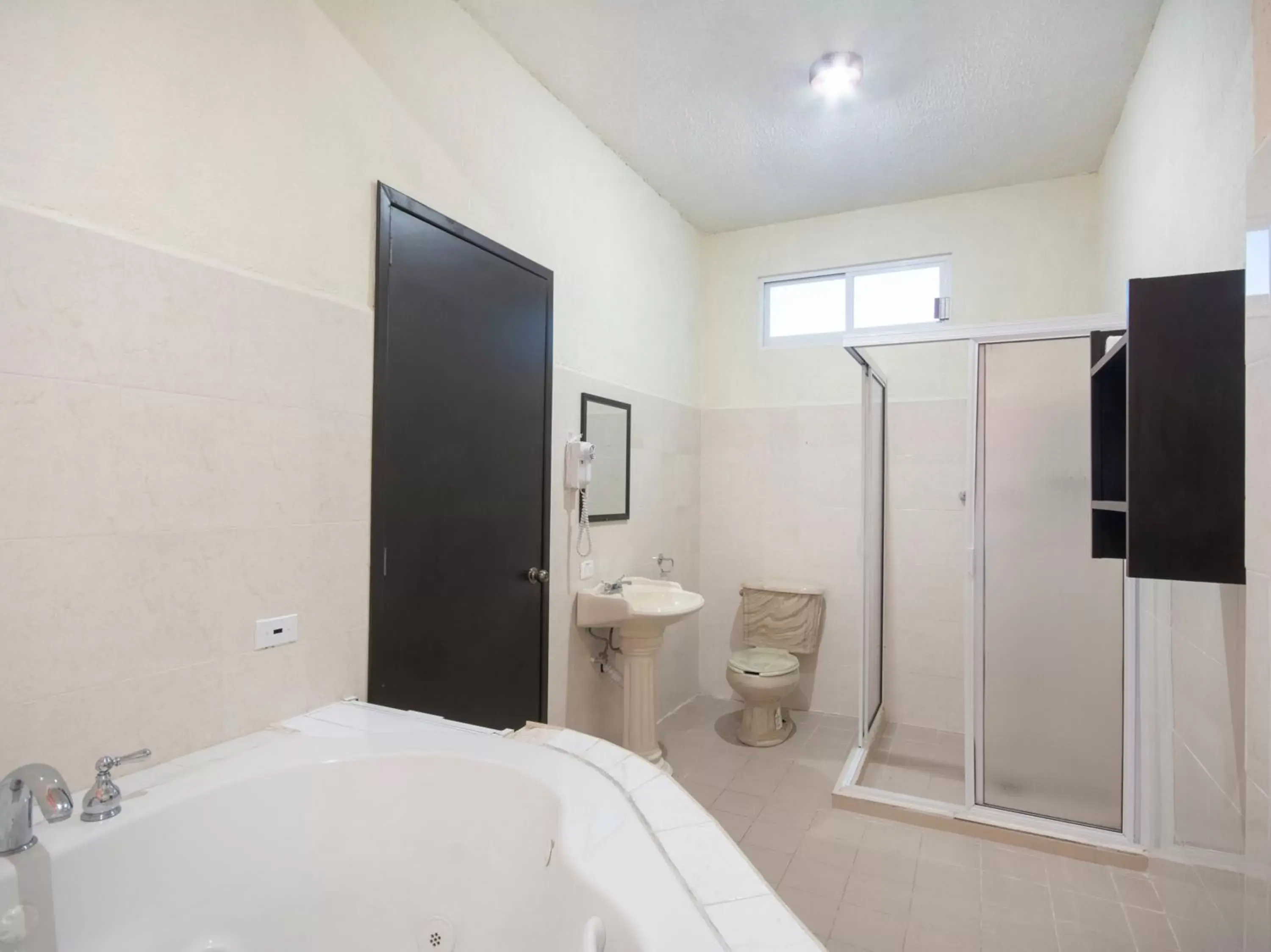 Toilet, Bathroom in Hotel Spa Shalam