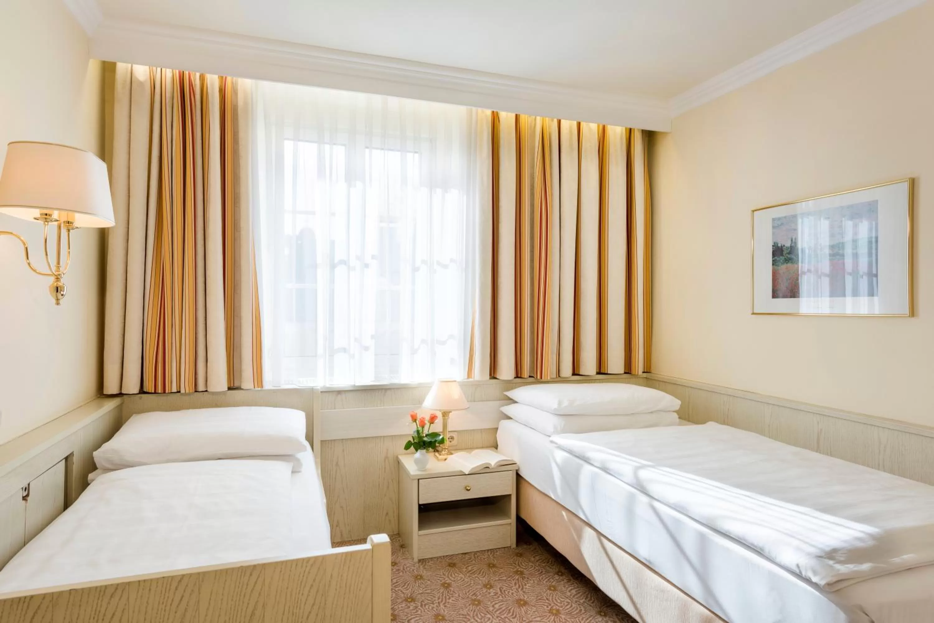 Day, Bed in Hotel Scherer