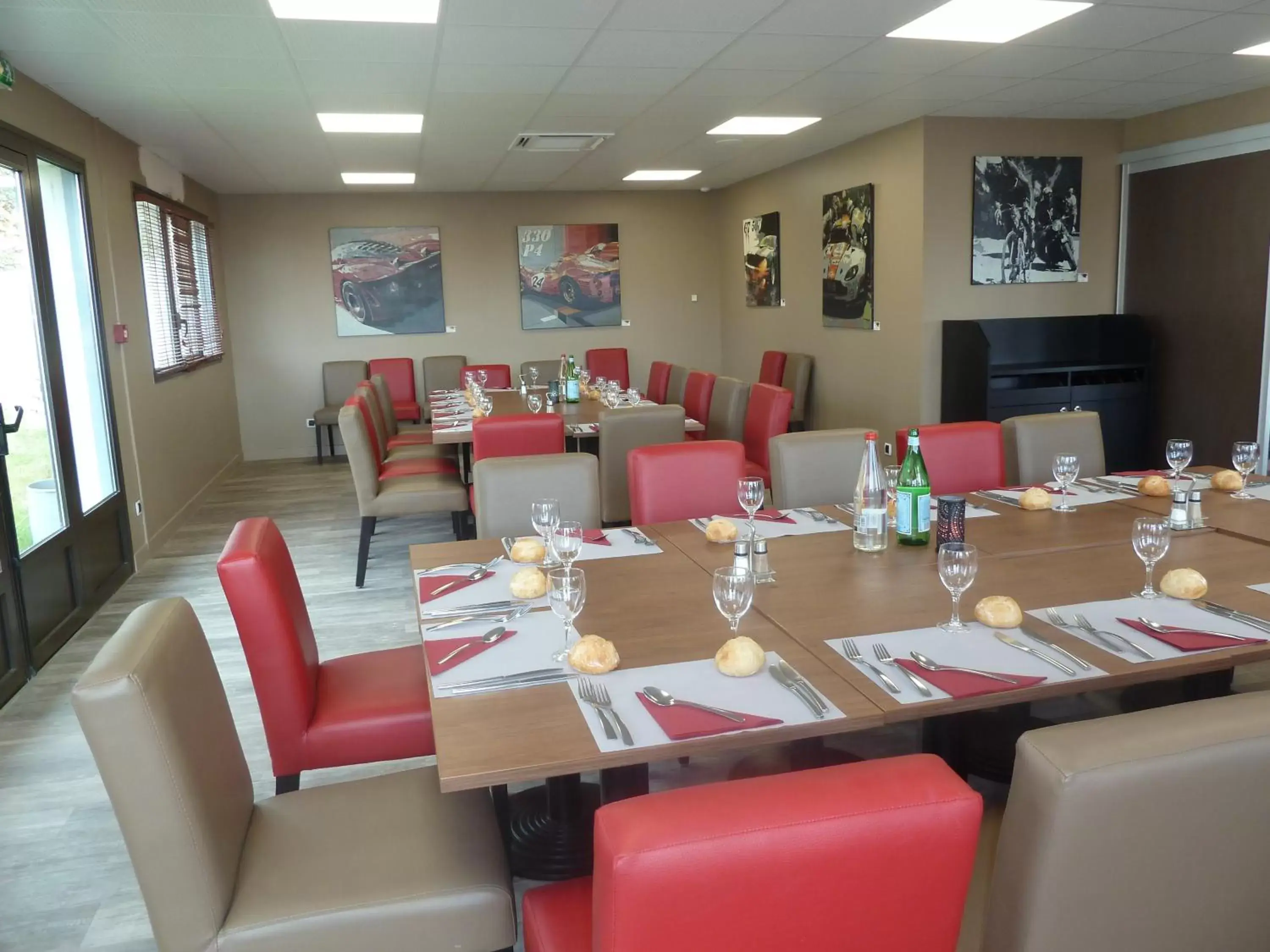 Restaurant/places to eat in Campanile Le Mans Centre Est