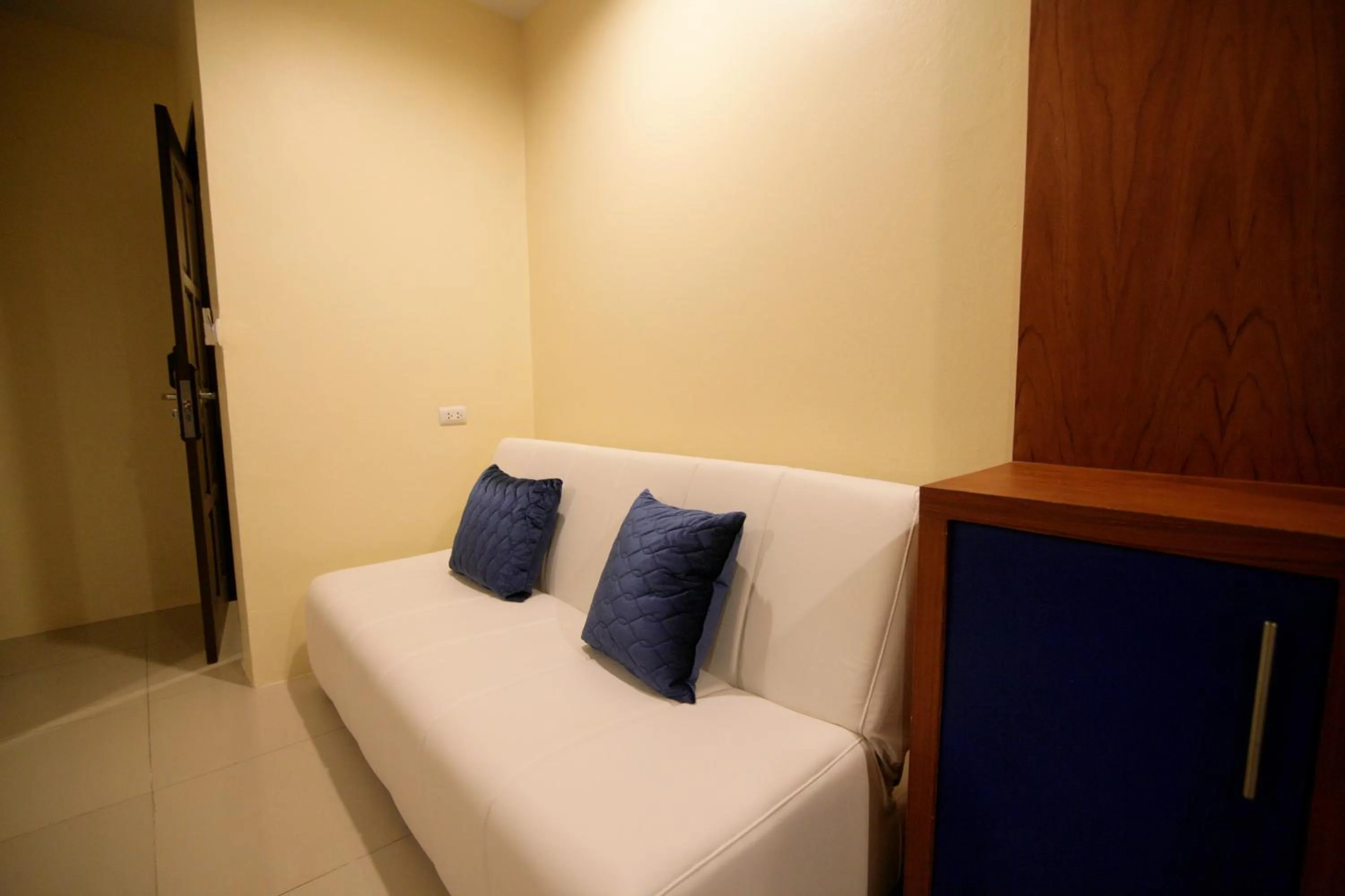 Bed in Calypso Patong Hotel