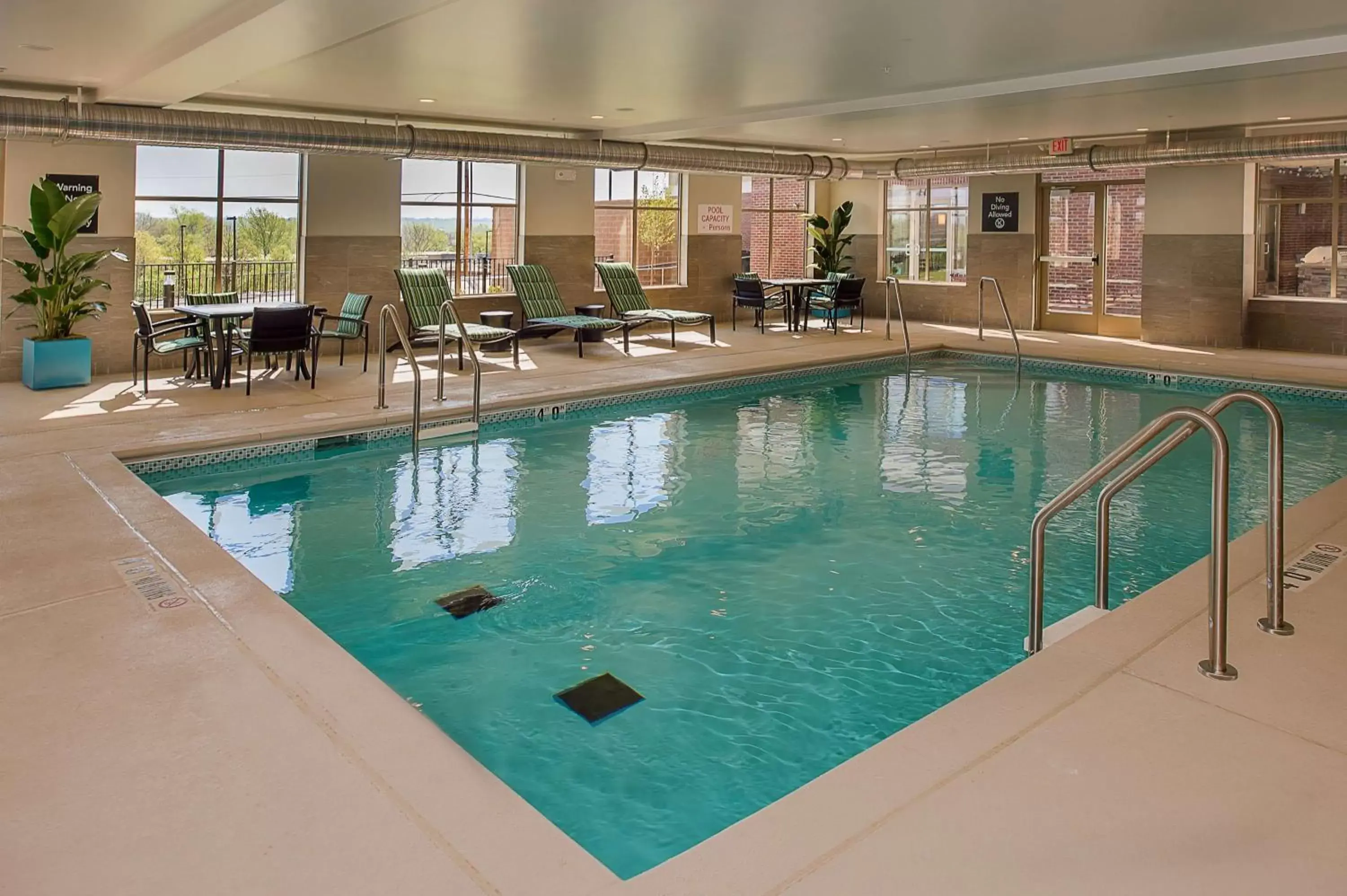 Pool view, Swimming Pool in Homewood Suites by Hilton St. Louis Westport