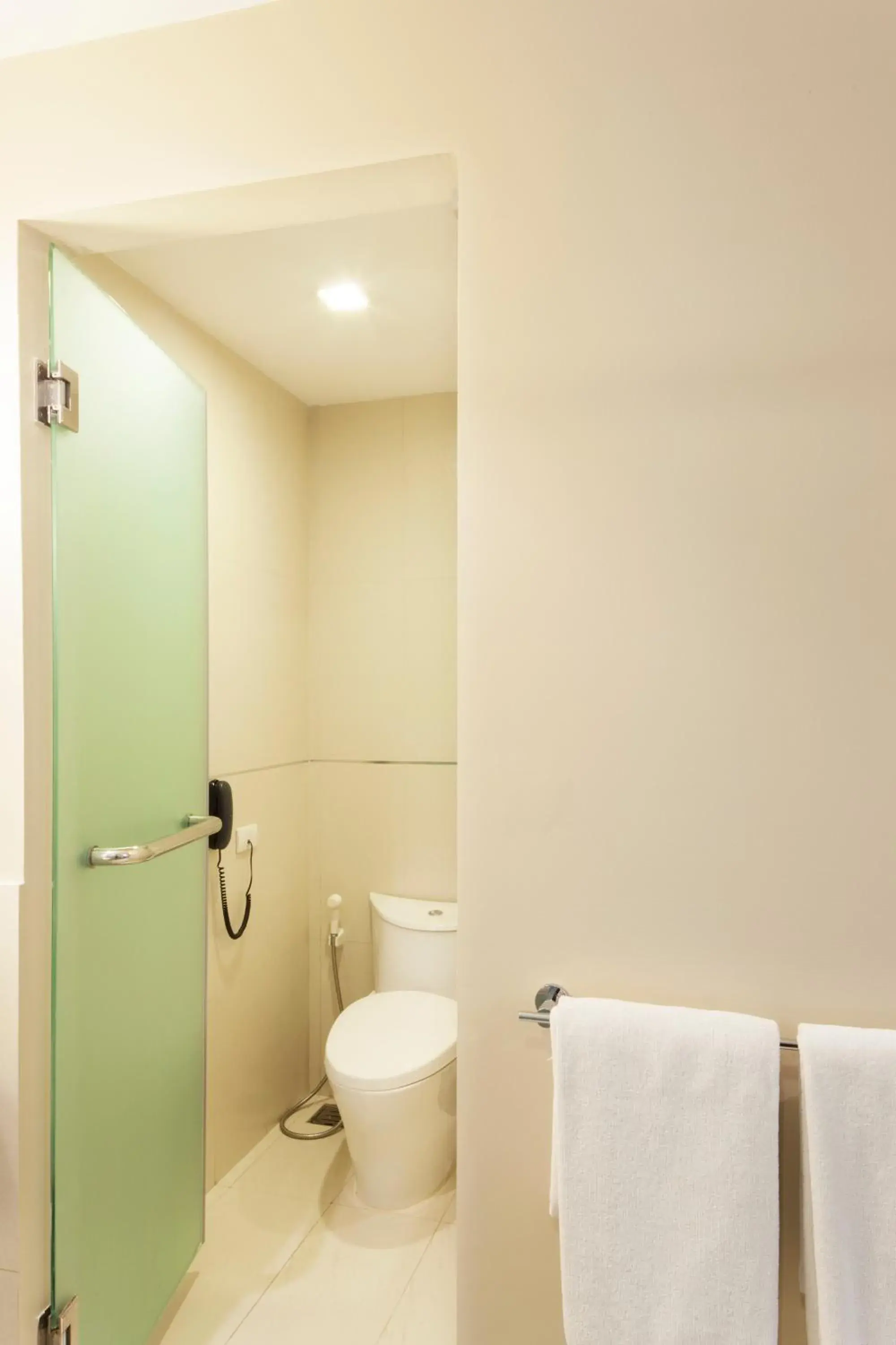 Bathroom in Hotel Solo, Sukhumvit 2, Bangkok - SHA Extra Plus