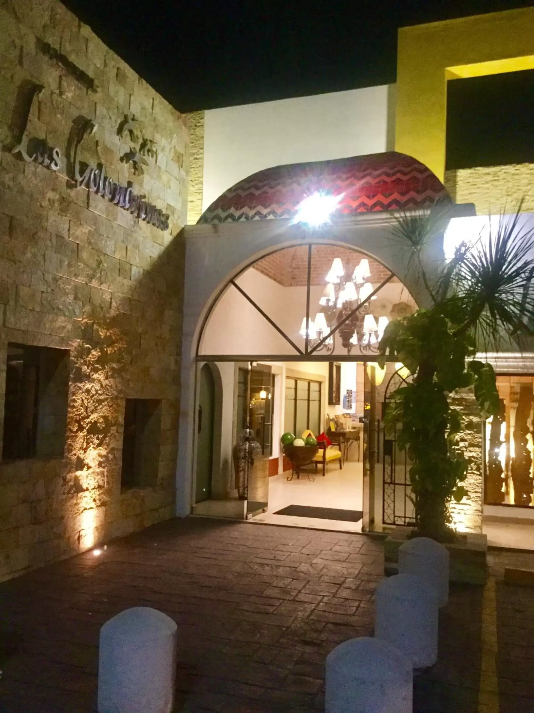 Facade/entrance in Hotel Las Golondrinas