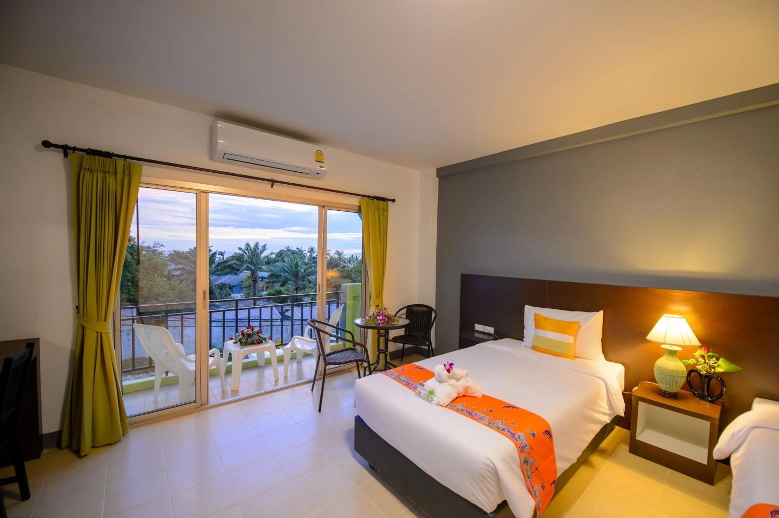 Photo of the whole room, Bed in Z-Talay House