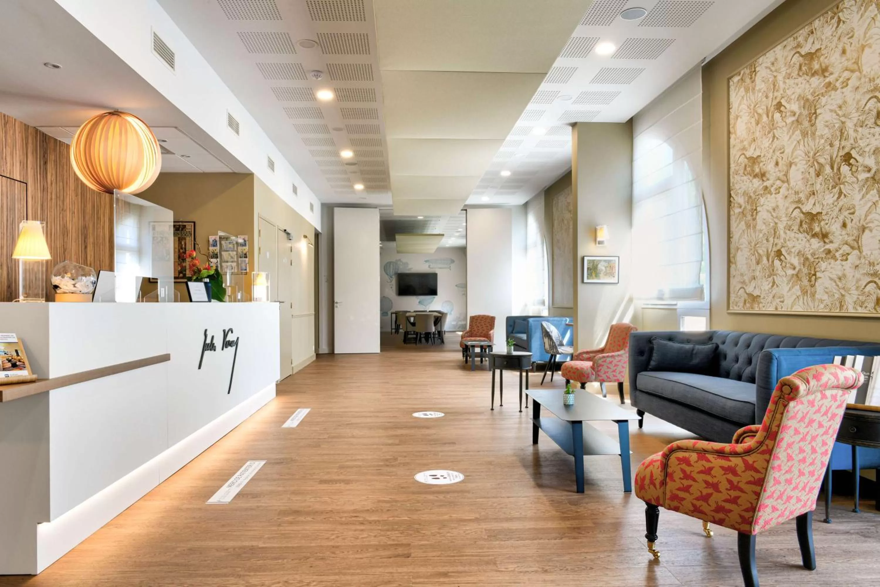 Lobby or reception in Hôtel Jules Verne Biarritz