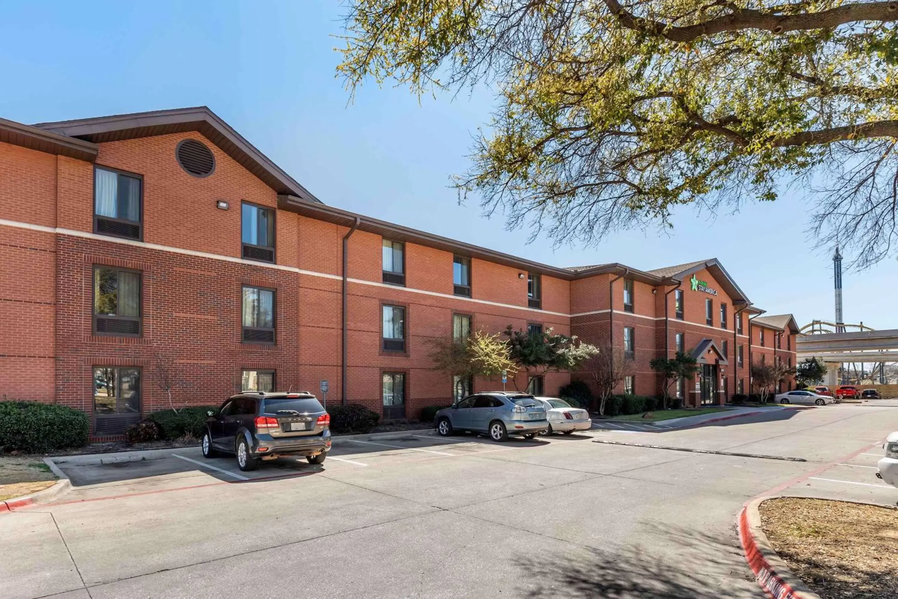 Property Building in Extended Stay America Suites - Arlington - Six Flags