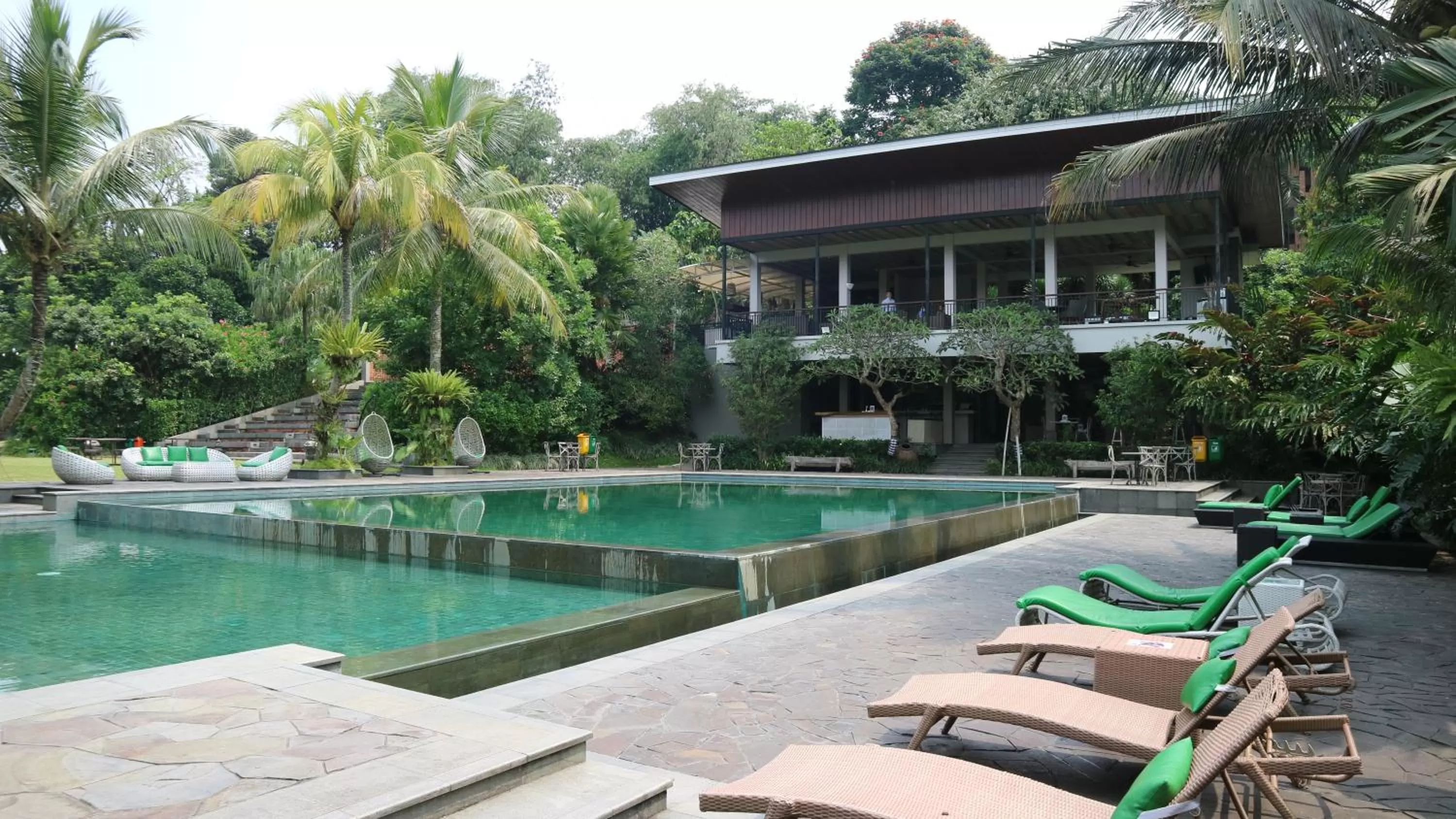 Swimming pool in Amanuba Hotel & Resort Rancamaya