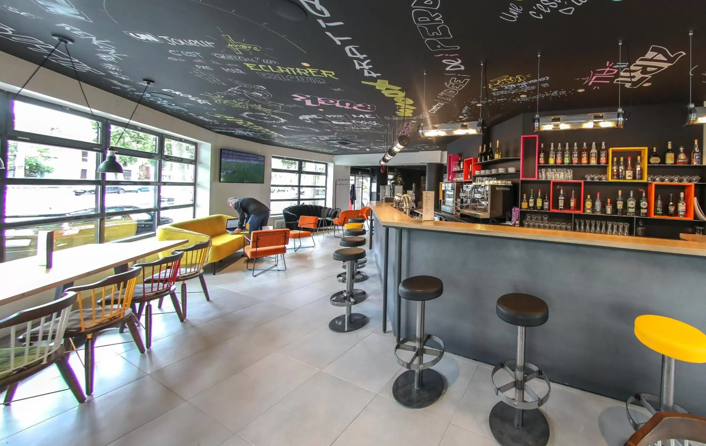Lounge/Bar in Ibis Styles Clermont-Ferrand République