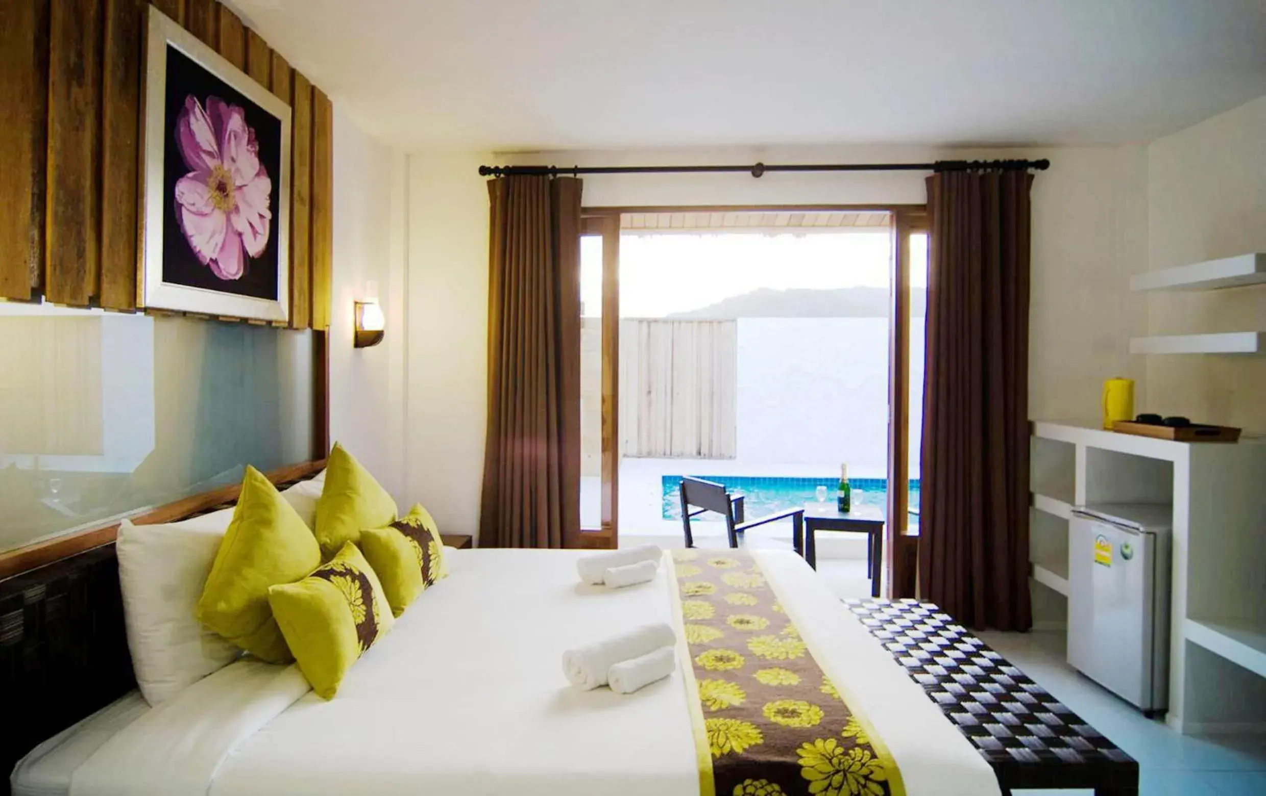 Bedroom, Bed in Lawana Escape Beach Resort