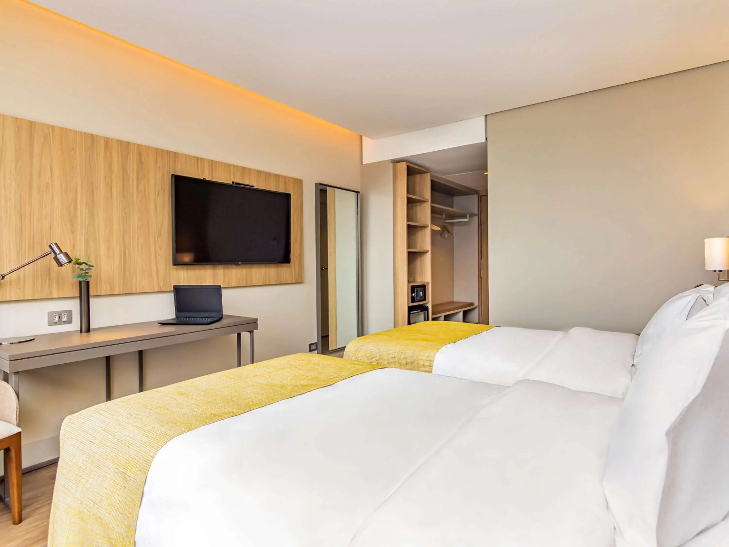 Superior Twin Room - single occupancy in Mercure Itajai Navegantes