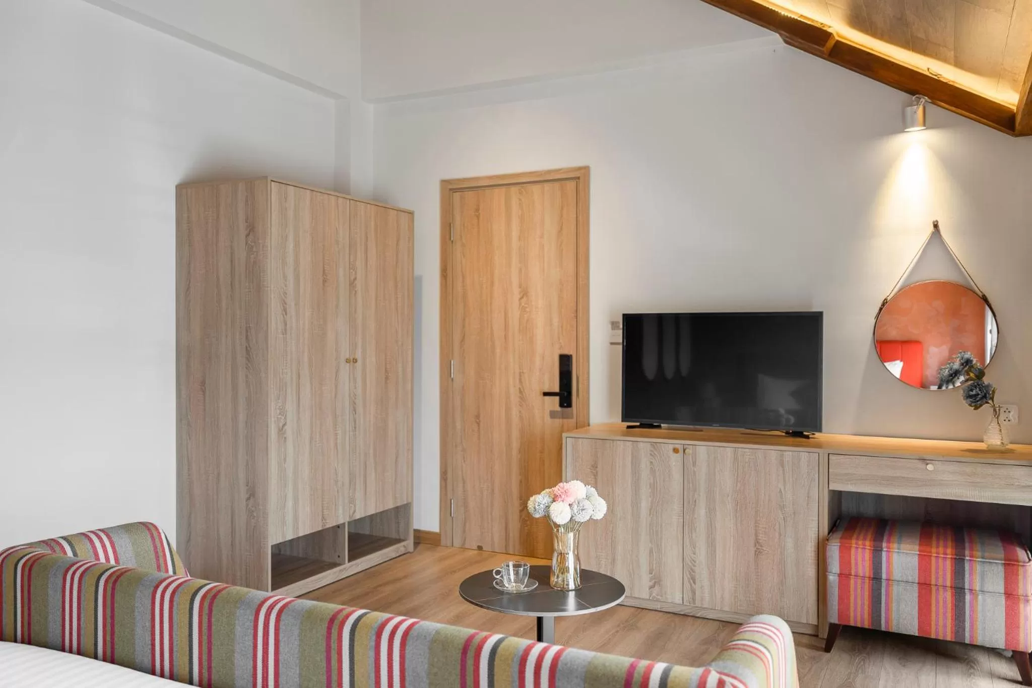 TV and multimedia in De La Sol Villa Dalat