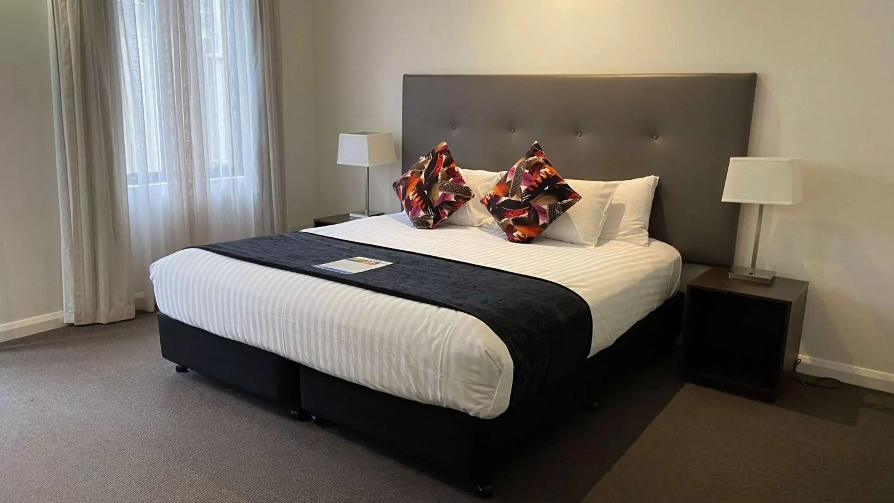 Photo of the whole room, Bed in Club Wyndham Perth, Trademark Collection by Wyndham