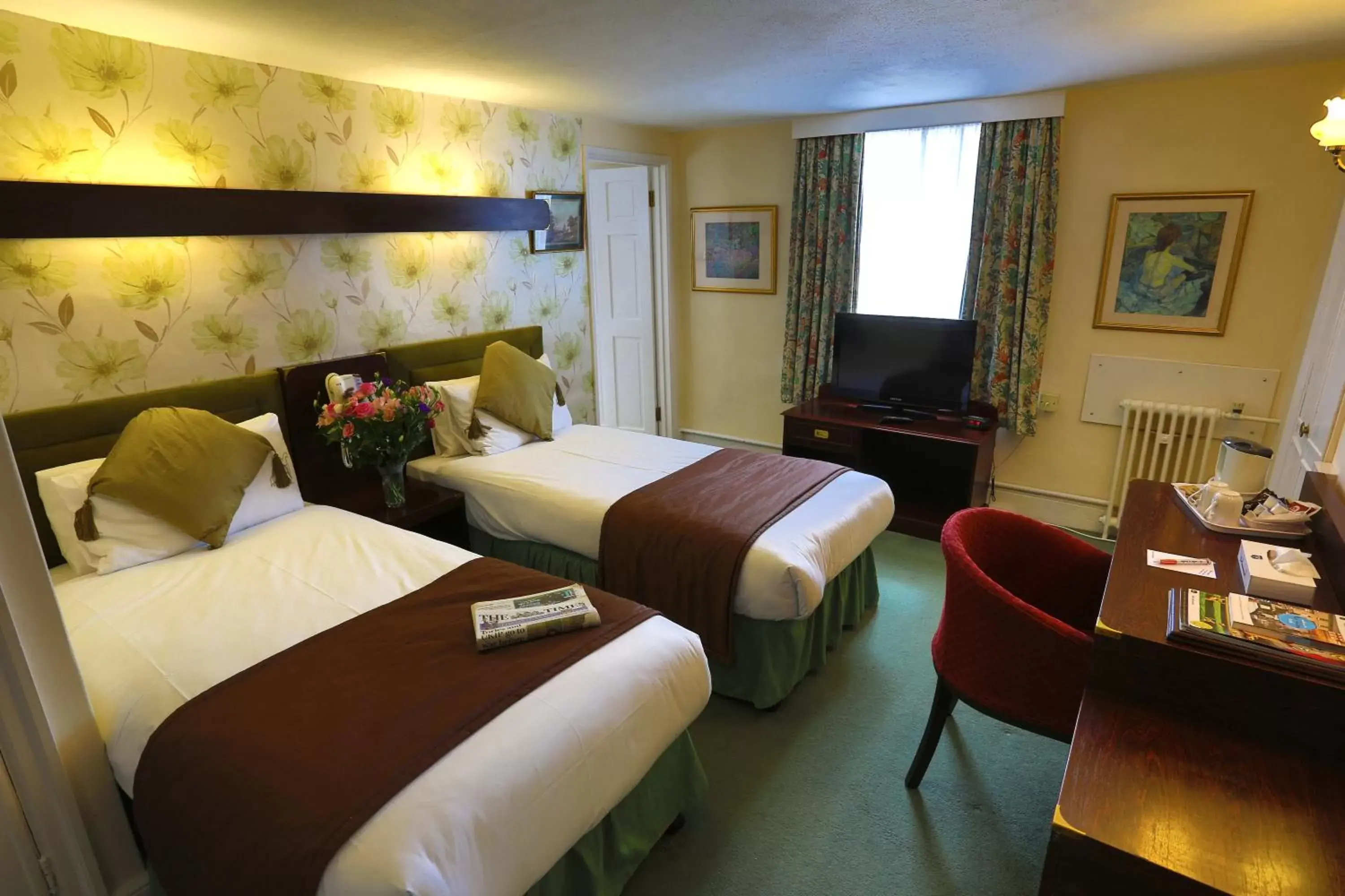 Bedroom, Bed in Best Western The George Hotel, Swaffham