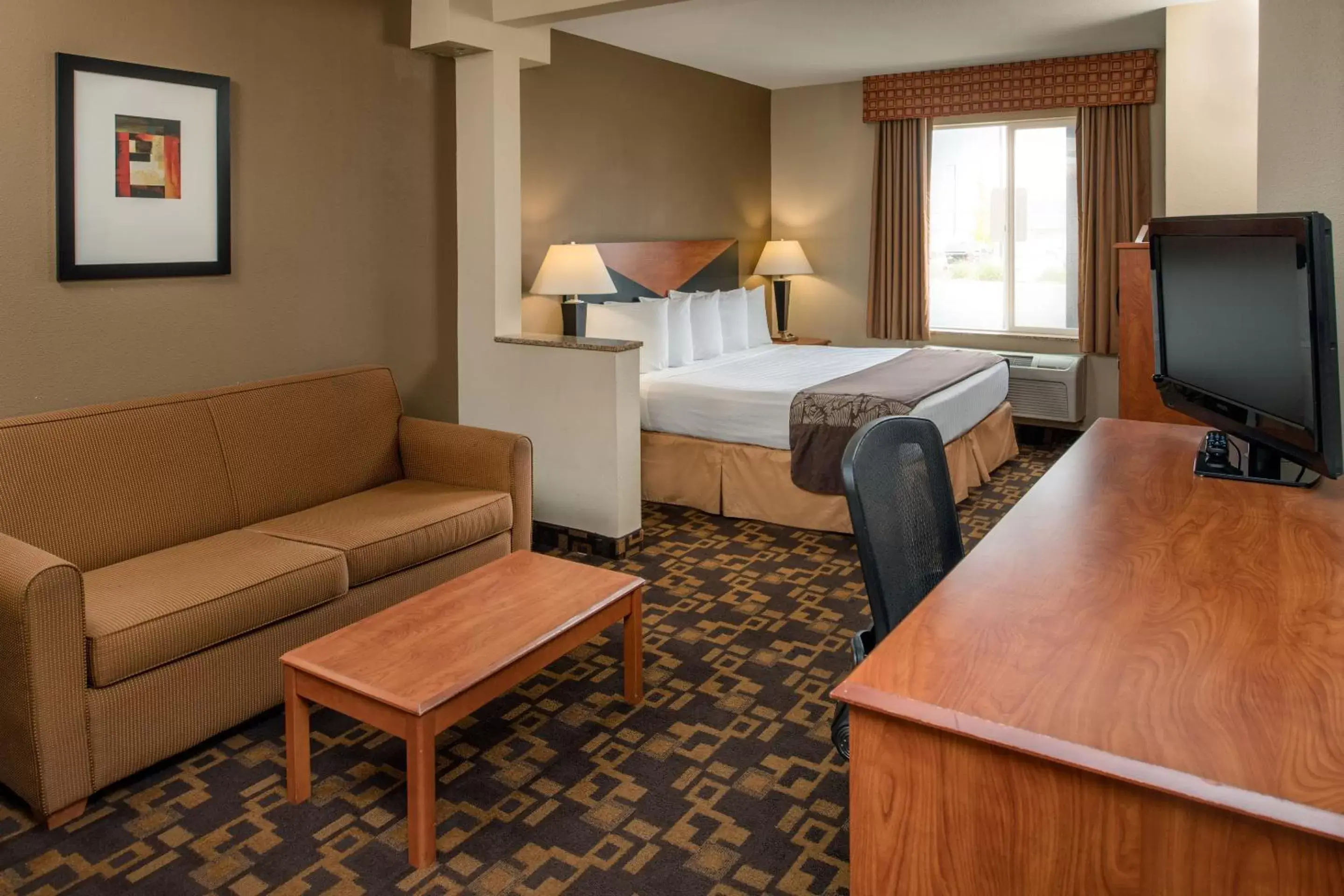 Bed, Room Photo in SureStay Plus Hotel by Best Western Kennewick Tri-Cities