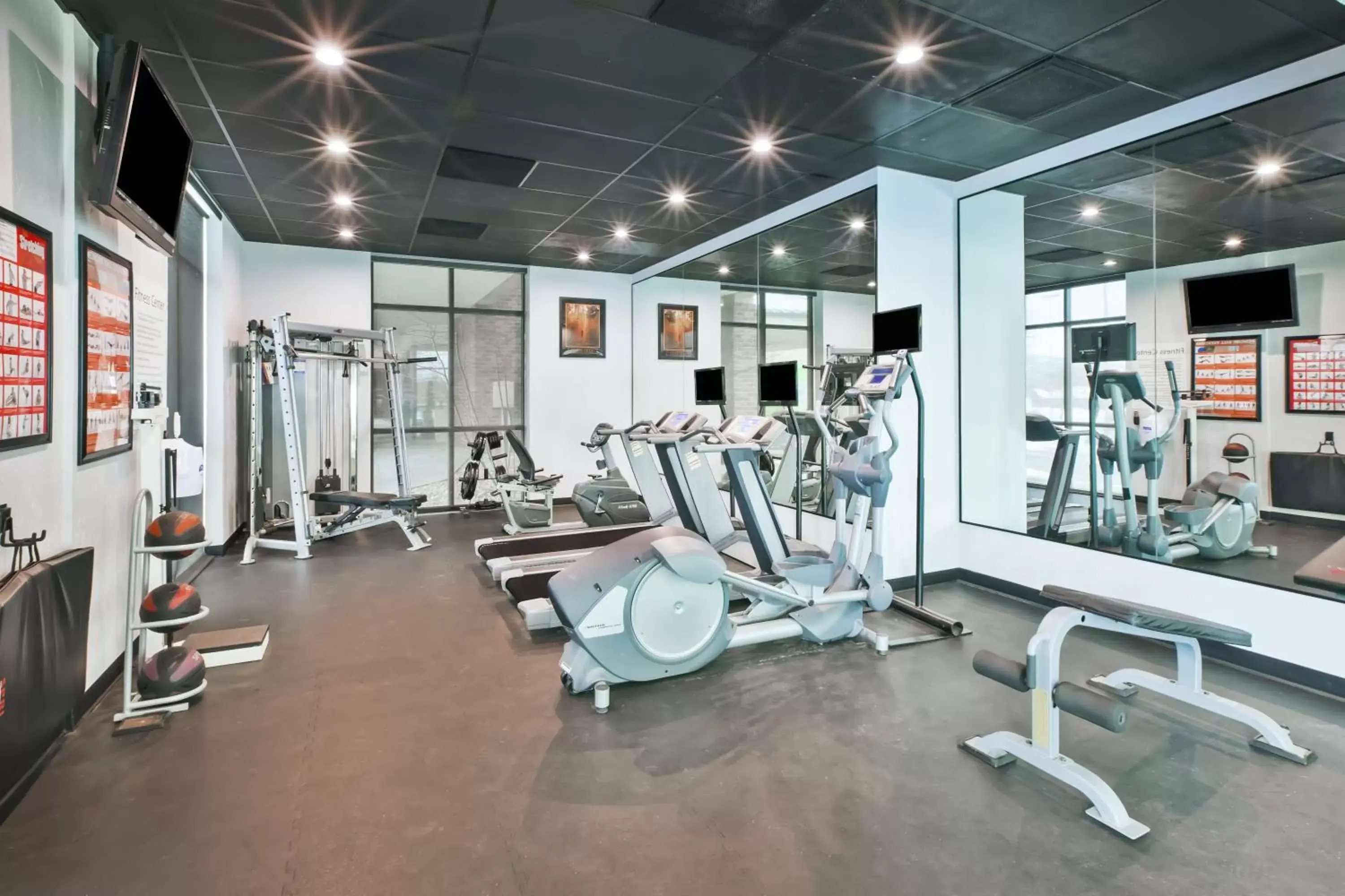 Spa and wellness centre/facilities, Fitness Center/Facilities in Holiday Inn Rapid City - Rushmore Plaza, an IHG Hotel