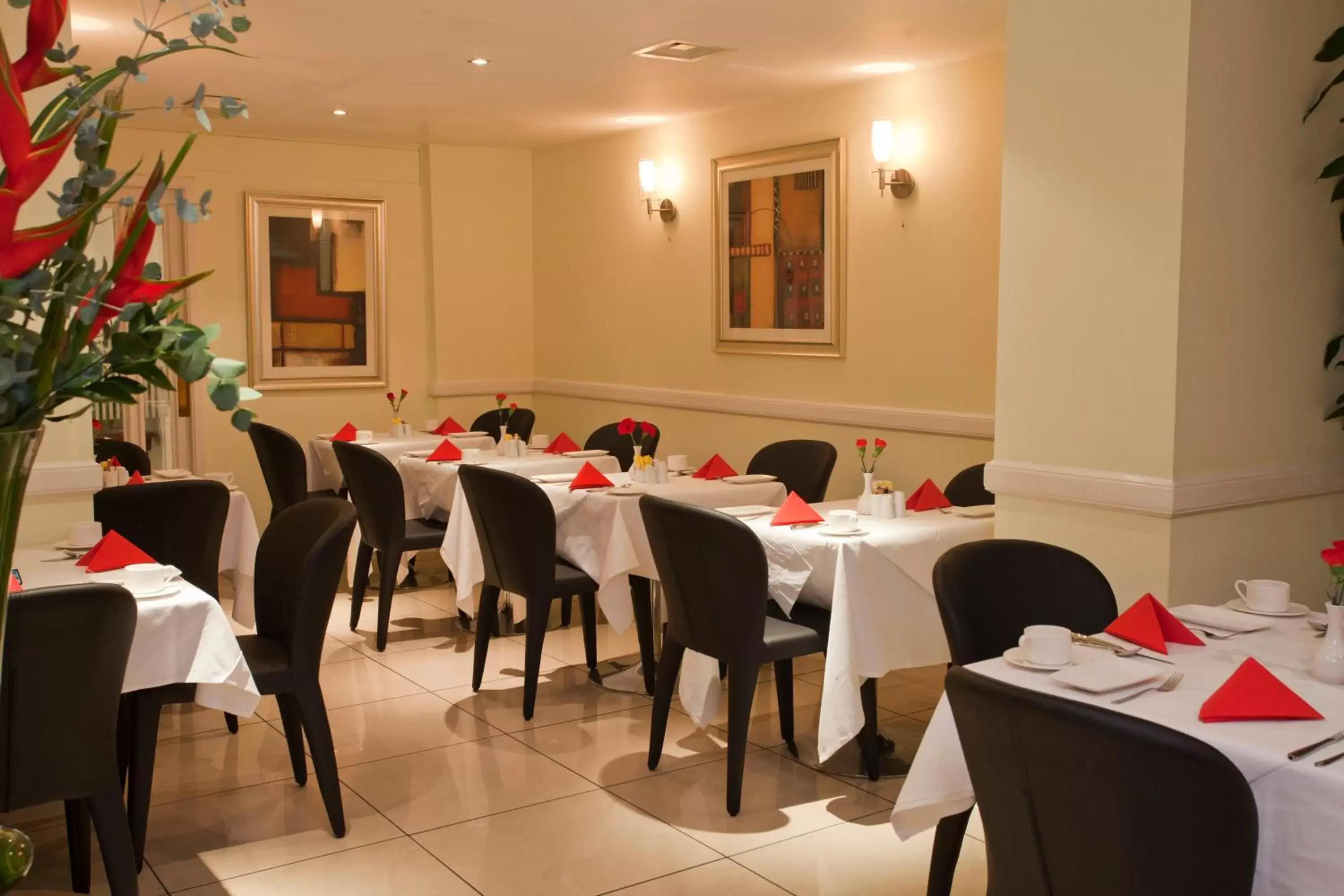 Restaurant/Places to Eat in Paddington Court Executive Rooms