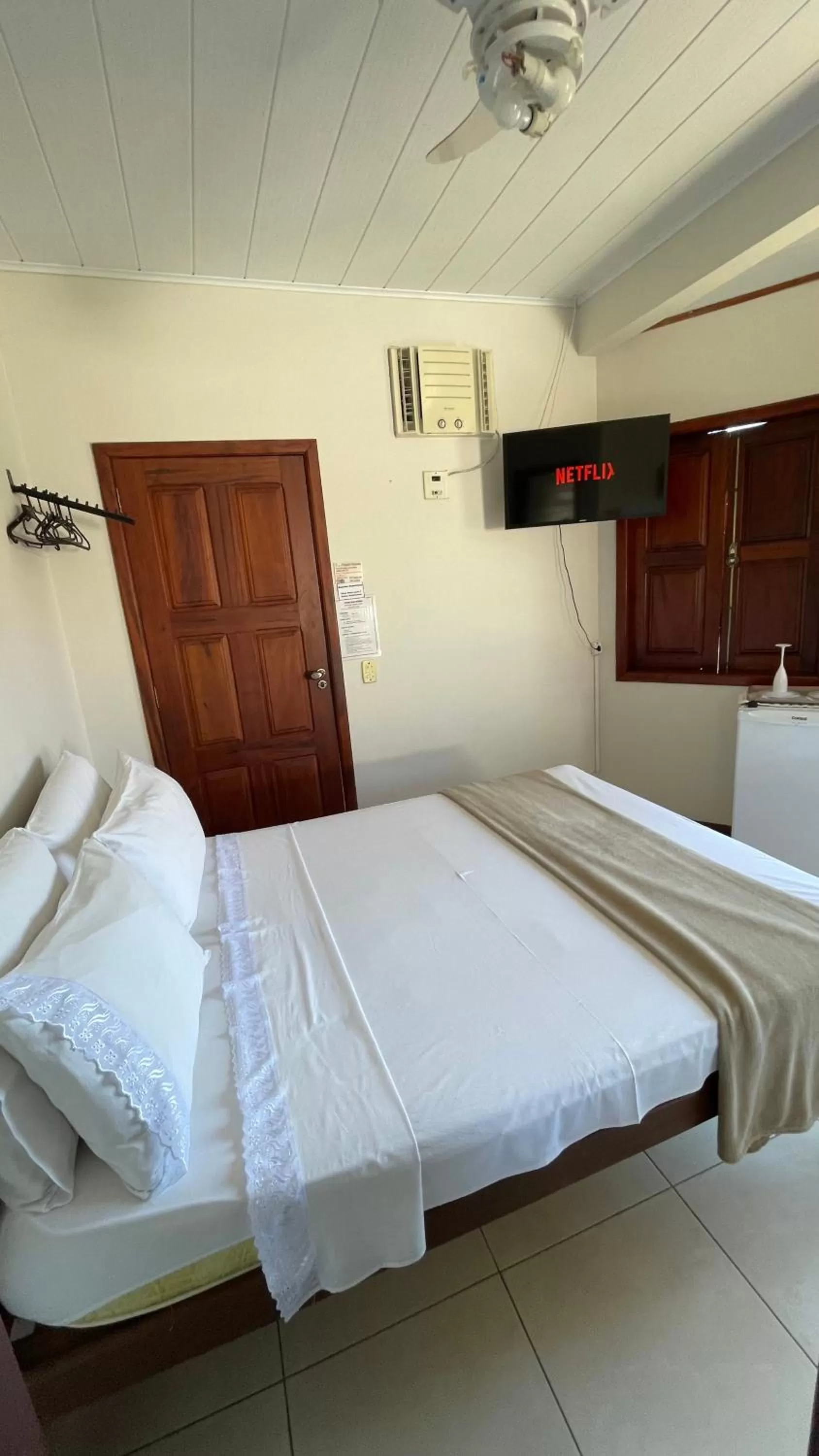 Photo of the whole room, Bed in Pousada Brisa do Leste