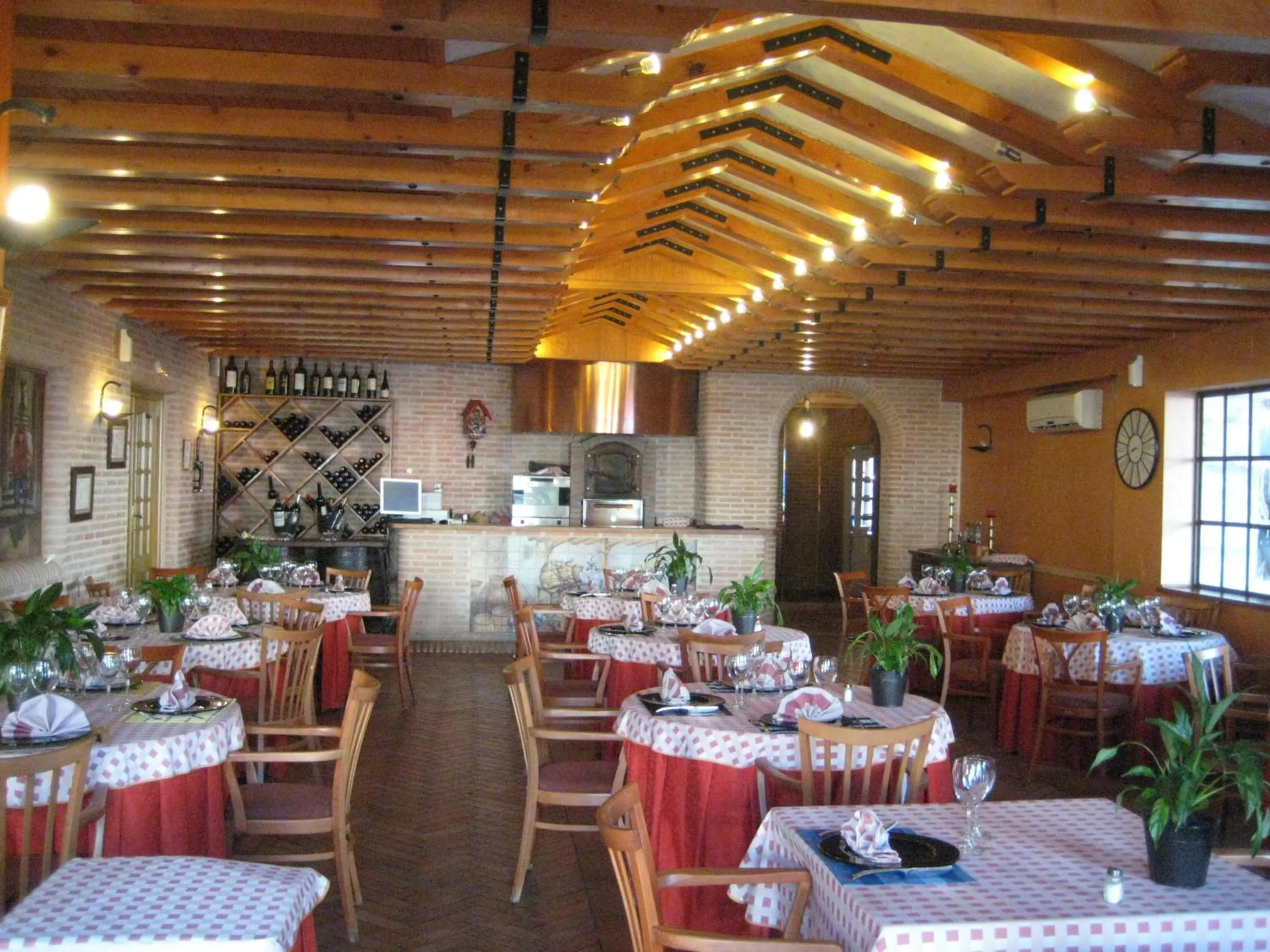 Restaurant/places to eat in Hotel Verona