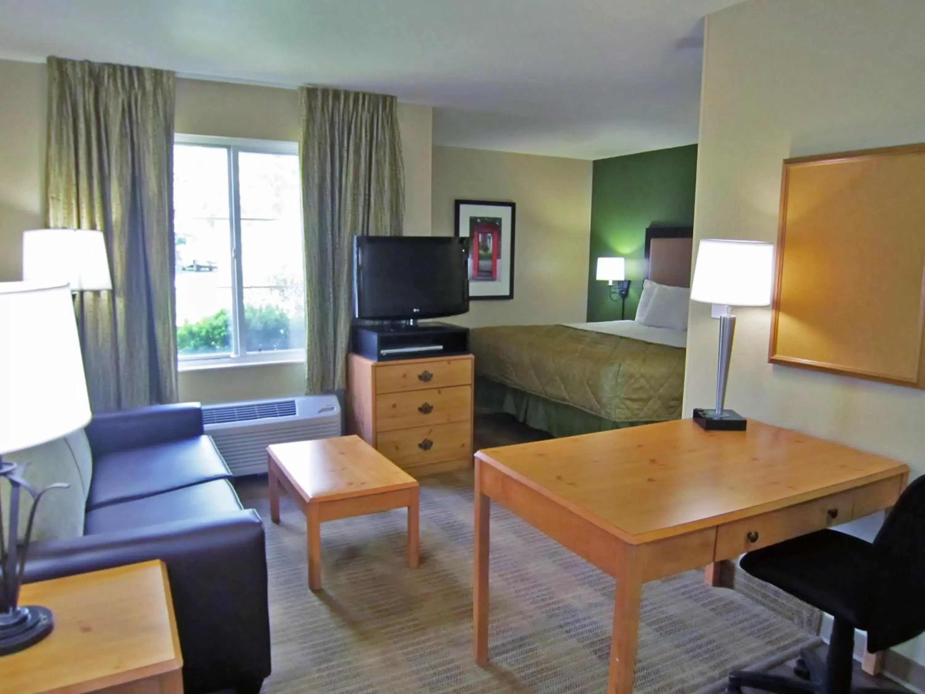 Bed, Seating Area in Extended Stay America Suites - Washington, DC - Fairfax