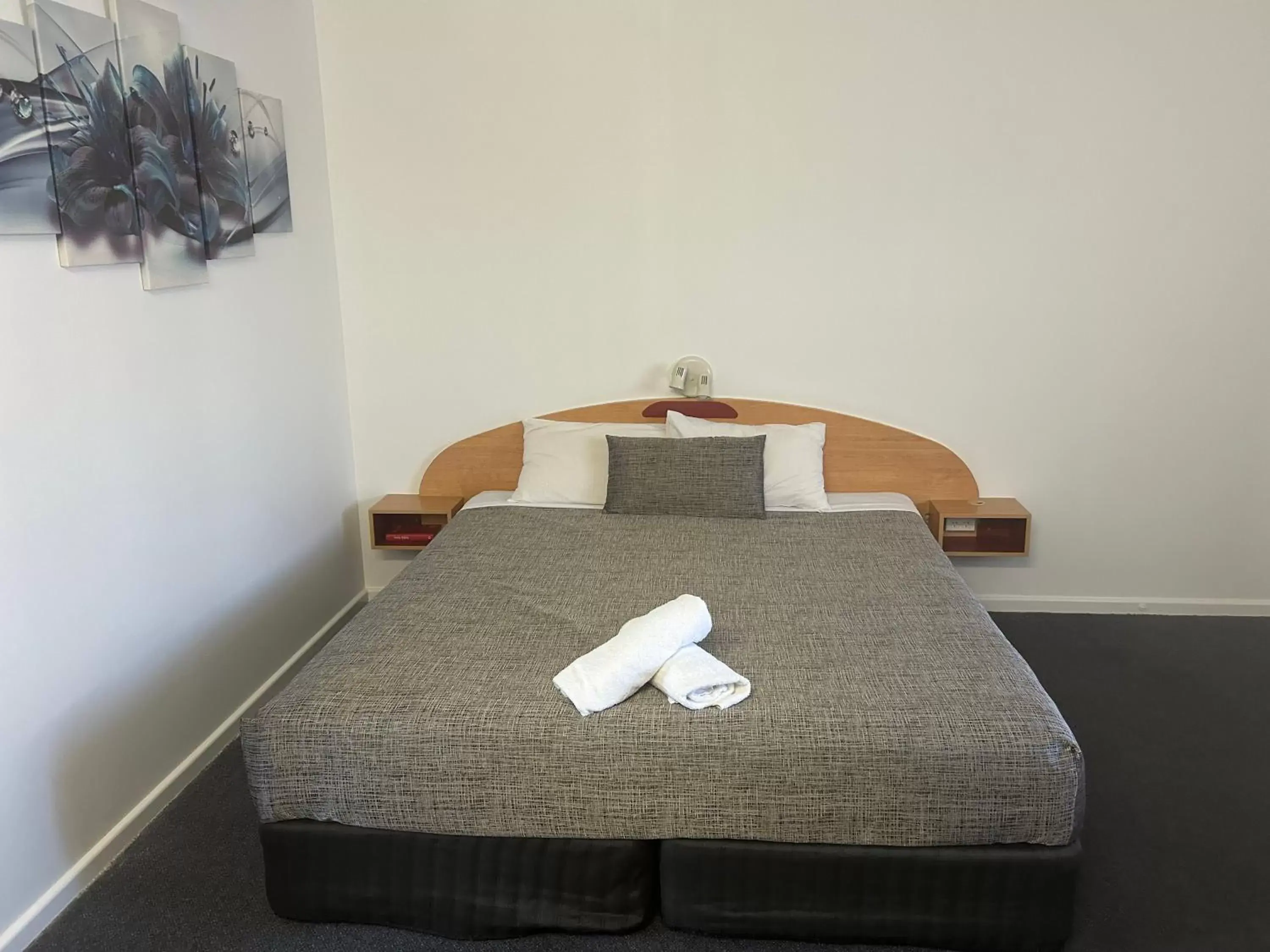 Bed in Boulevard Lodge Bundaberg