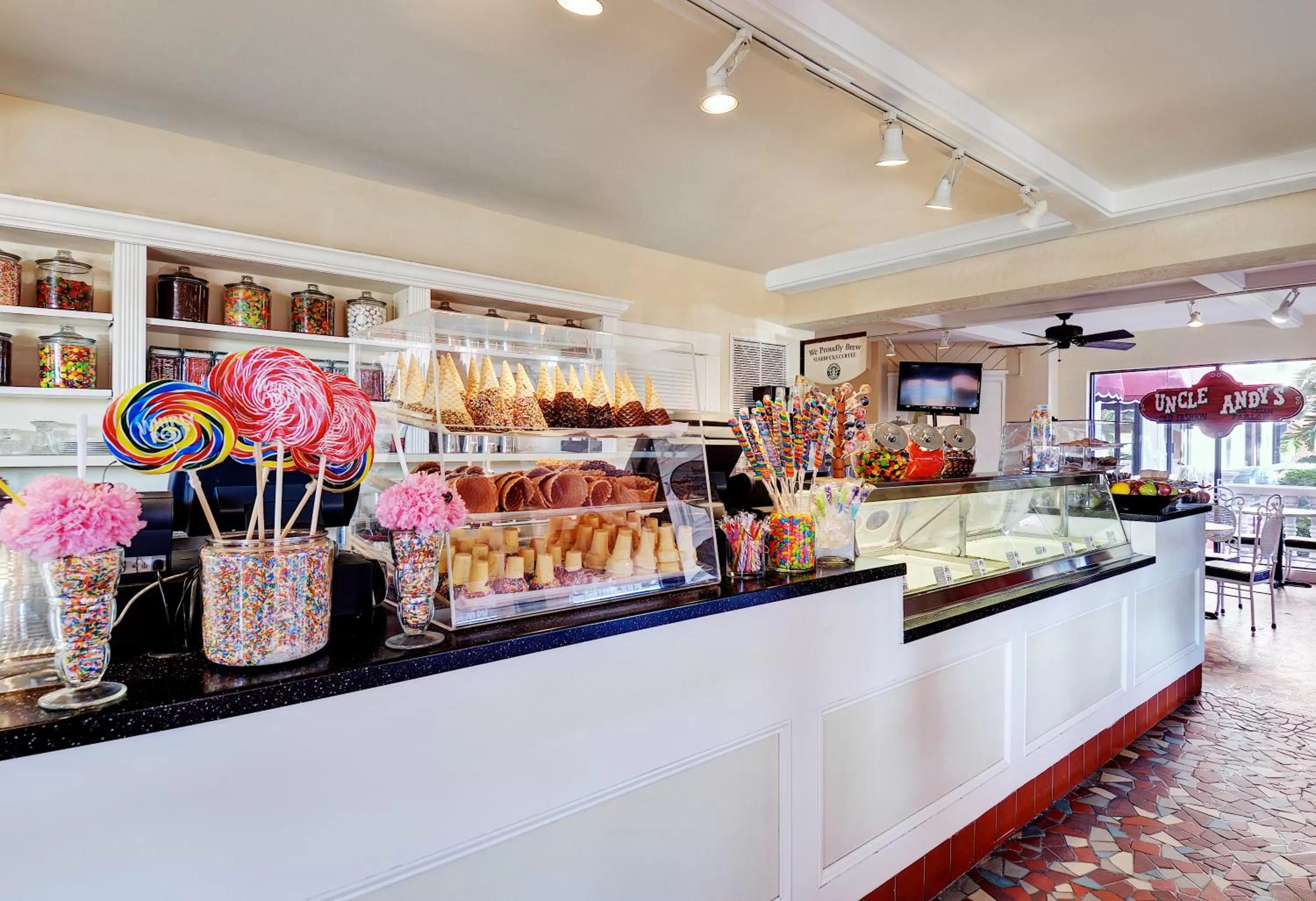 On-site shops in The Don CeSar