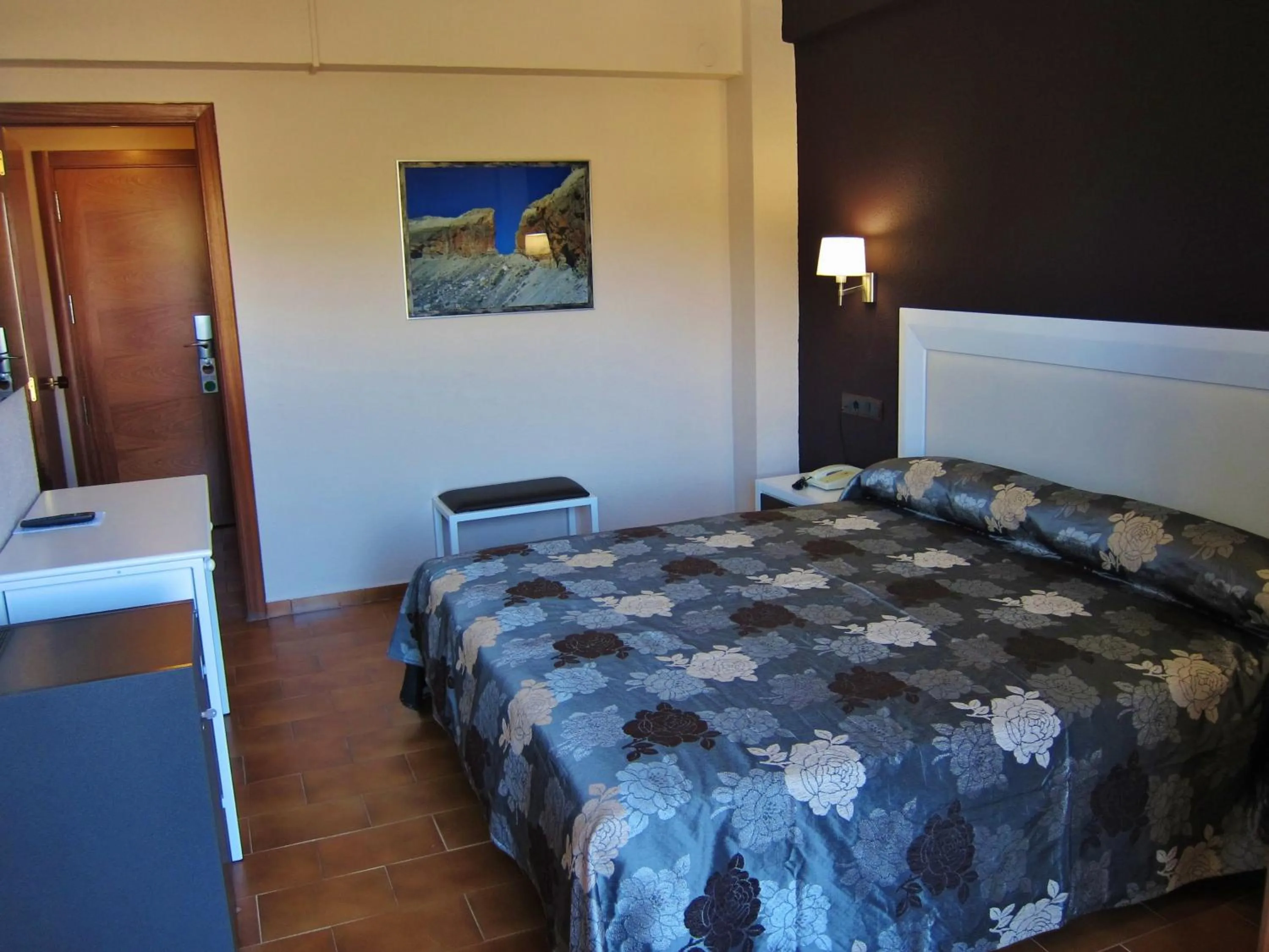 Photo of the whole room, Bed in Hotel Meson de L’Ainsa