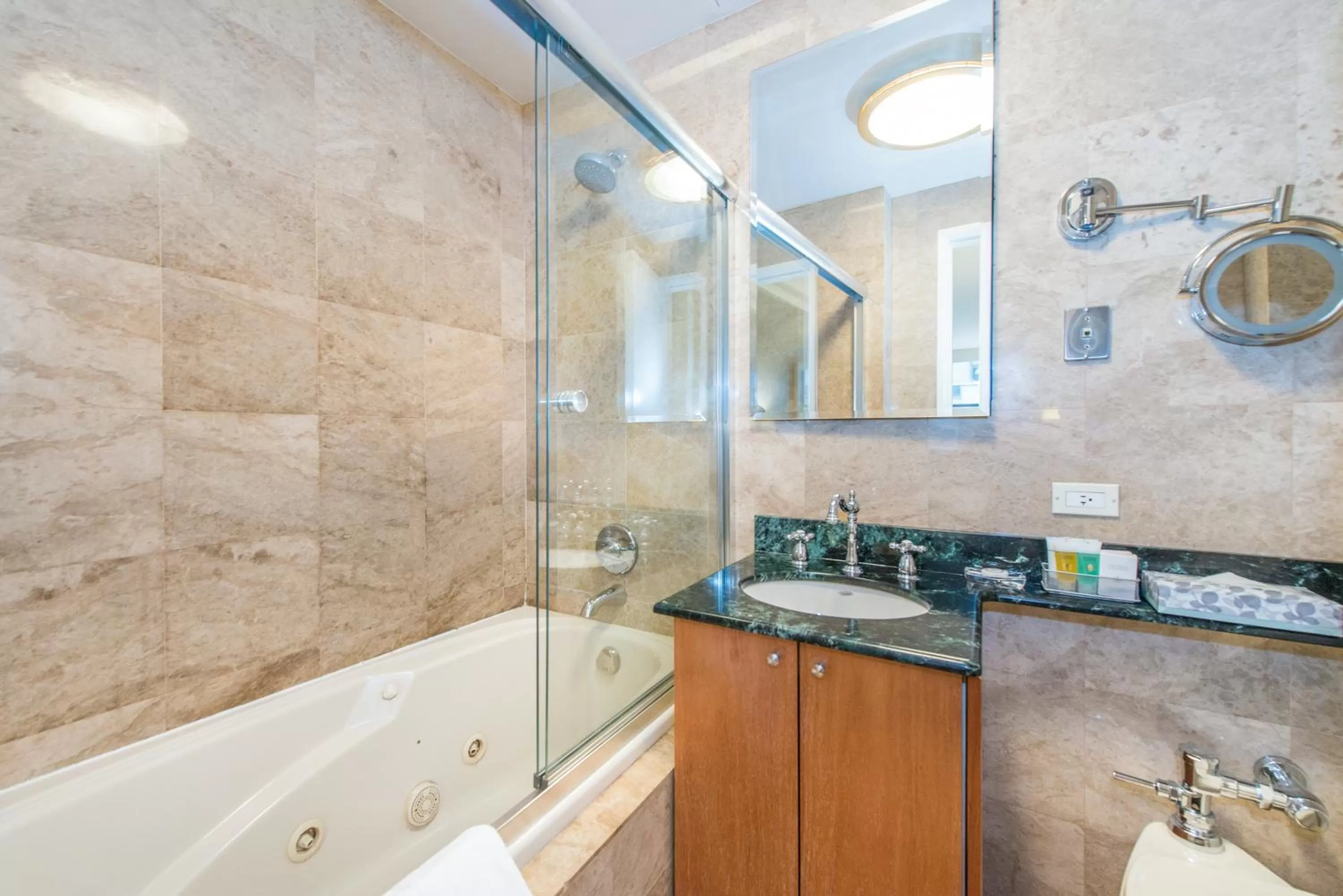 Bathroom in Lombardy Hotel