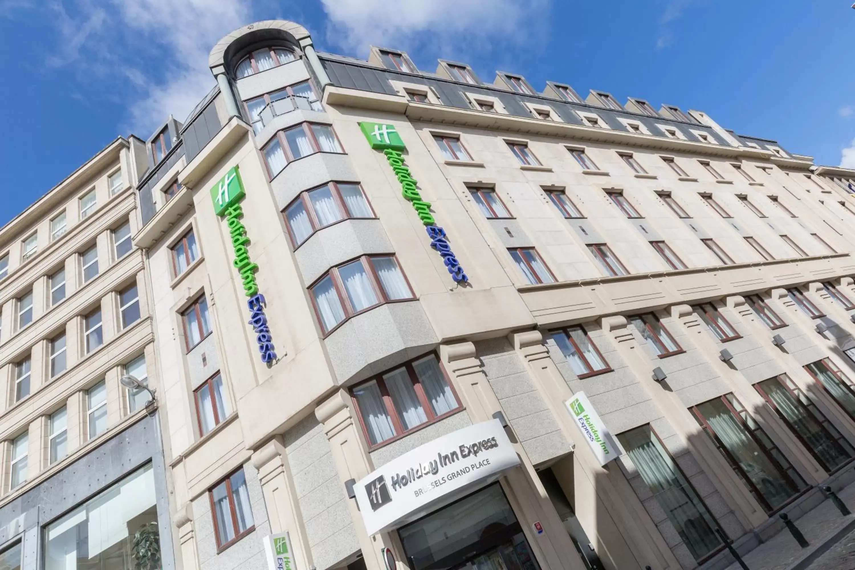 Facade/entrance, Property Building in Holiday Inn Express Brussels-Grand-Place, an IHG Hotel