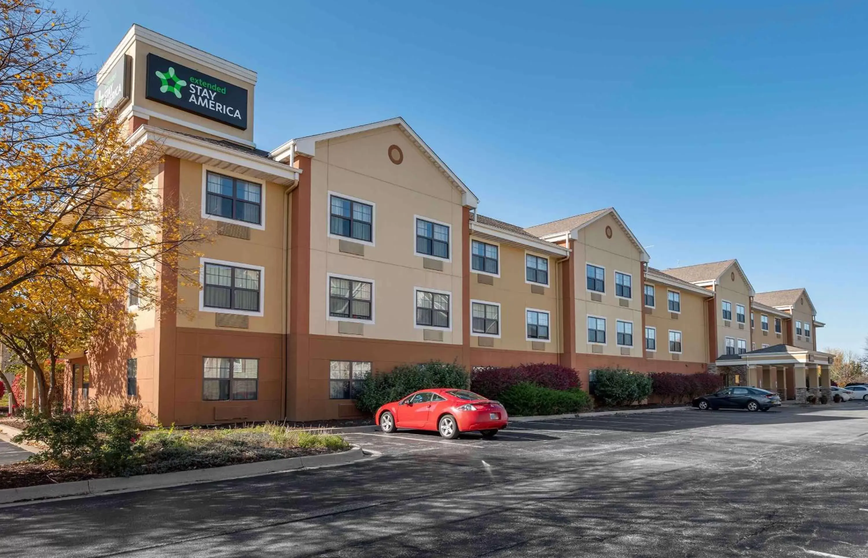 Property Building in Extended Stay America Suites - Champaign - Urbana