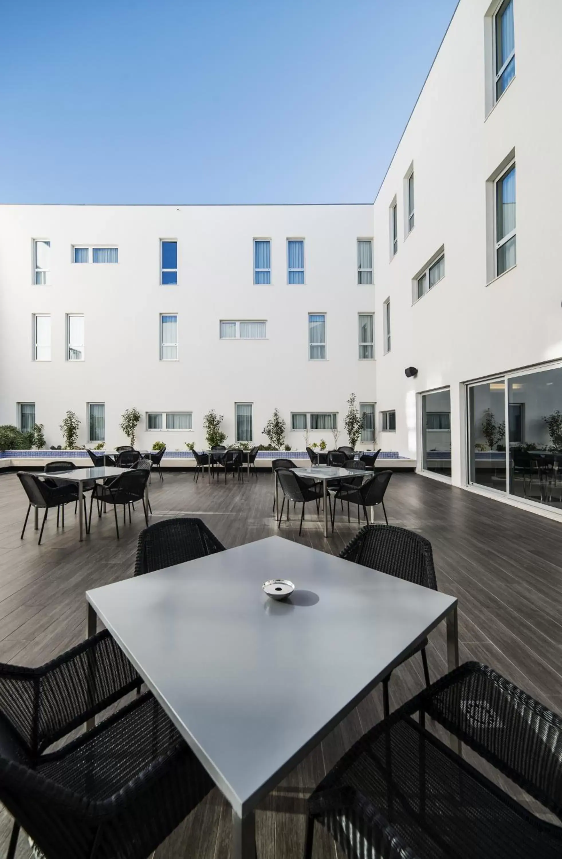 Balcony/Terrace, Restaurant/Places to Eat in Moov Hotel Évora