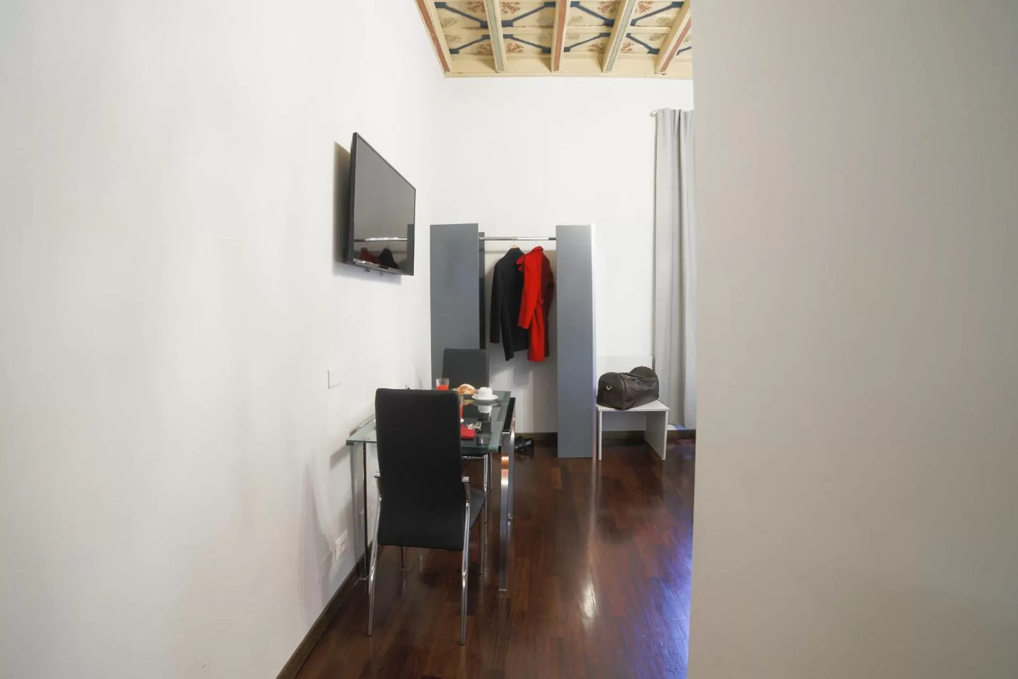 Photo of the whole room in La Maison Dell'Orologio