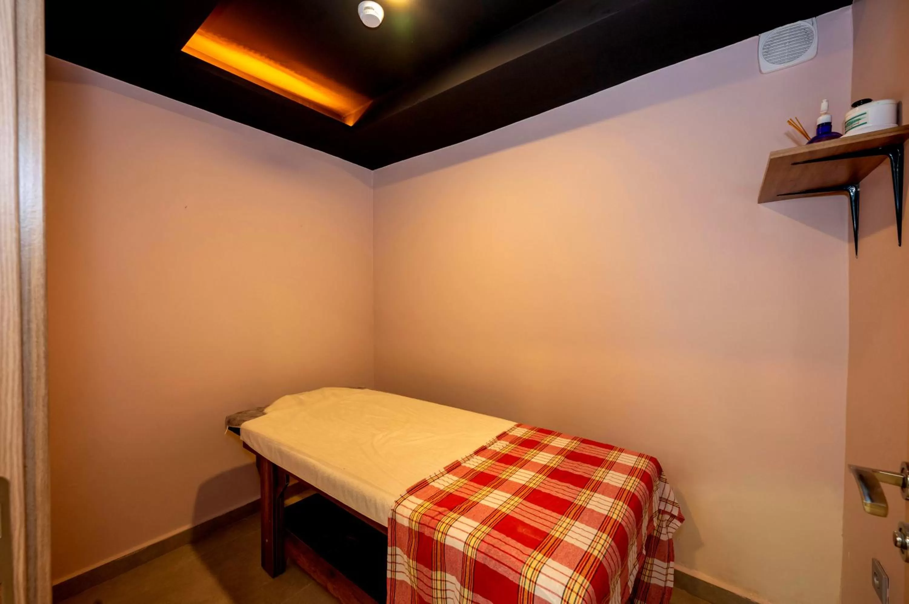 Sauna, Bed in Harmony Hotel Istanbul & SPA