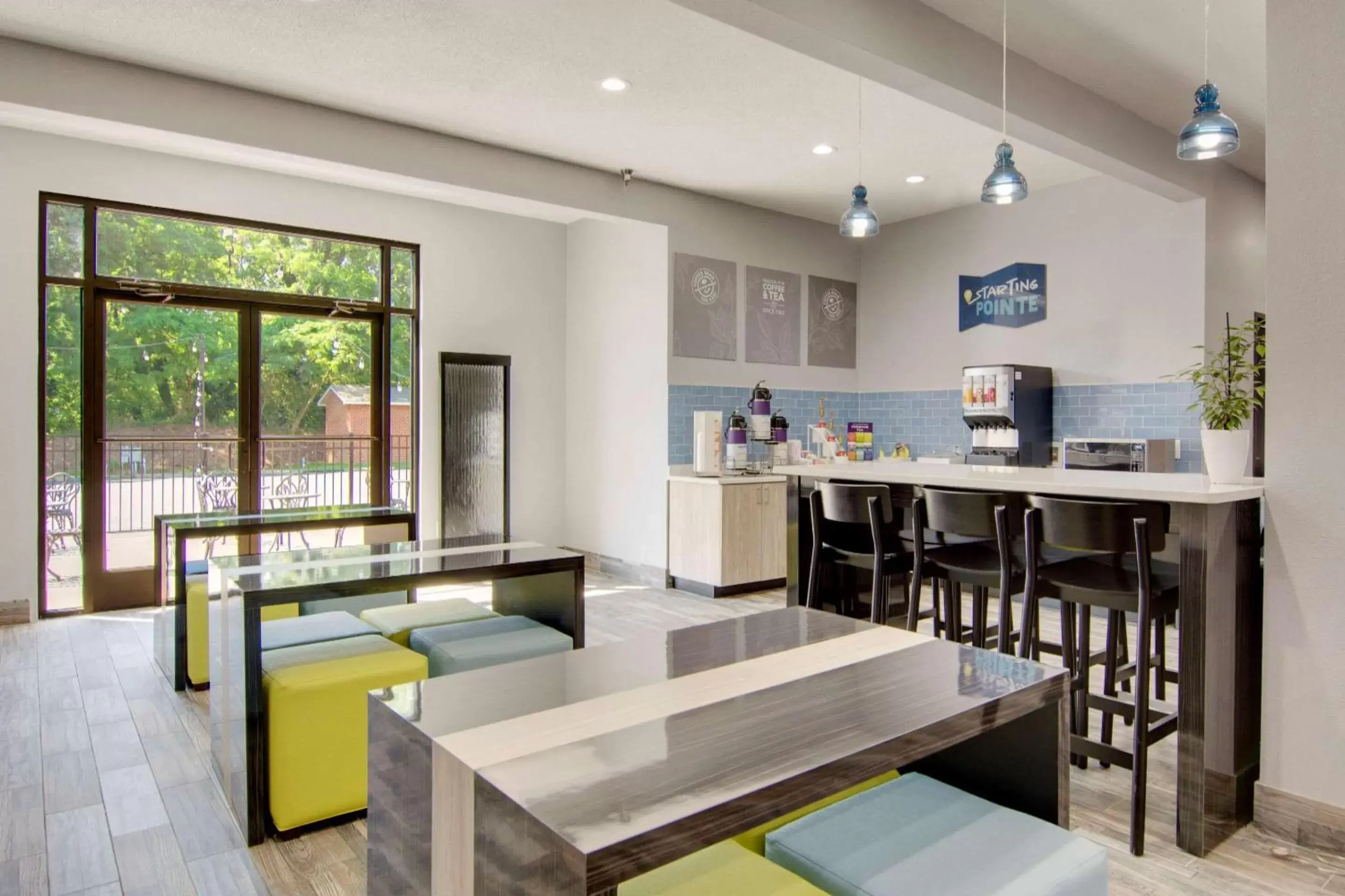 Breakfast in Clarion Pointe on the lake Clarksville-South Hill West Breakfast in Clarion Pointe on the lake Clarksville-South Hill West