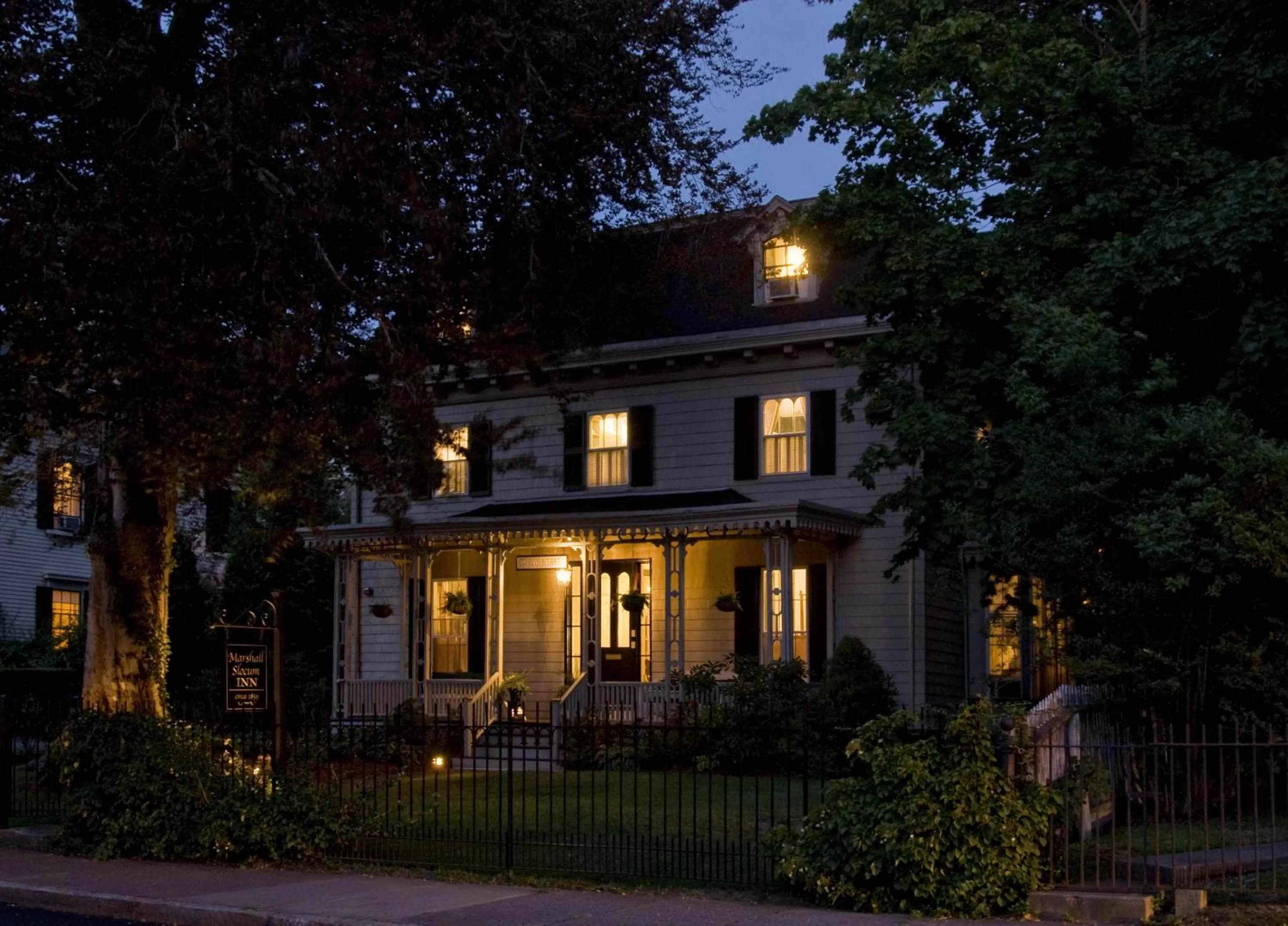 Facade/entrance in Marshall Slocum Inn
