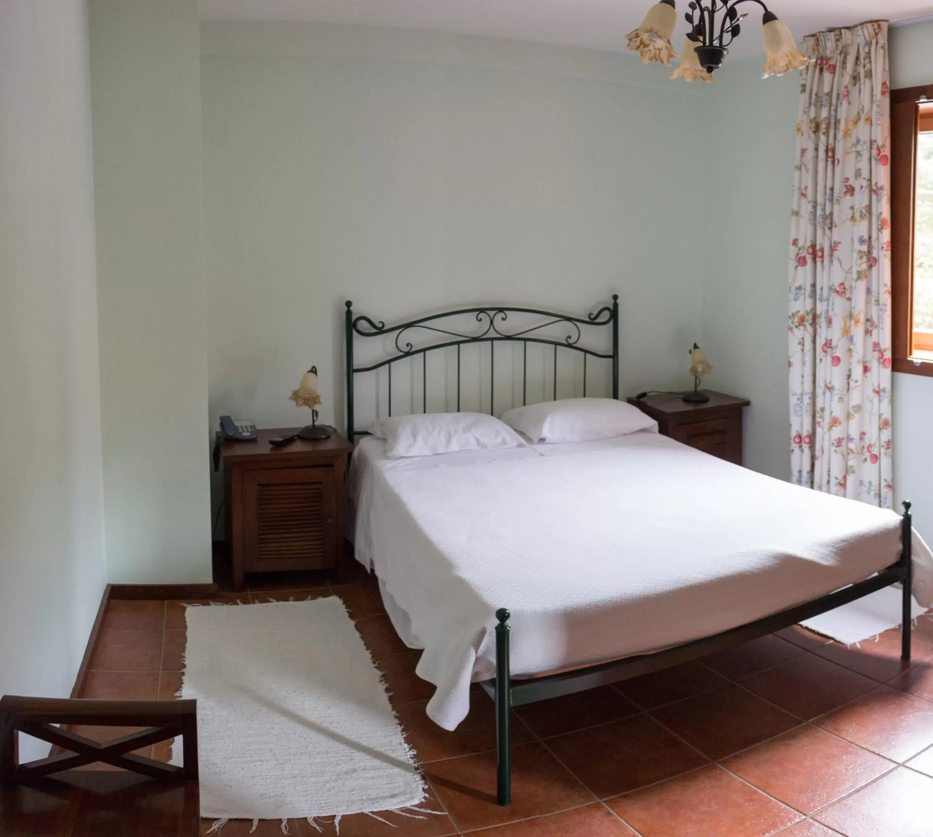 Bedroom, Room Photo in Hotel Casa do Tua