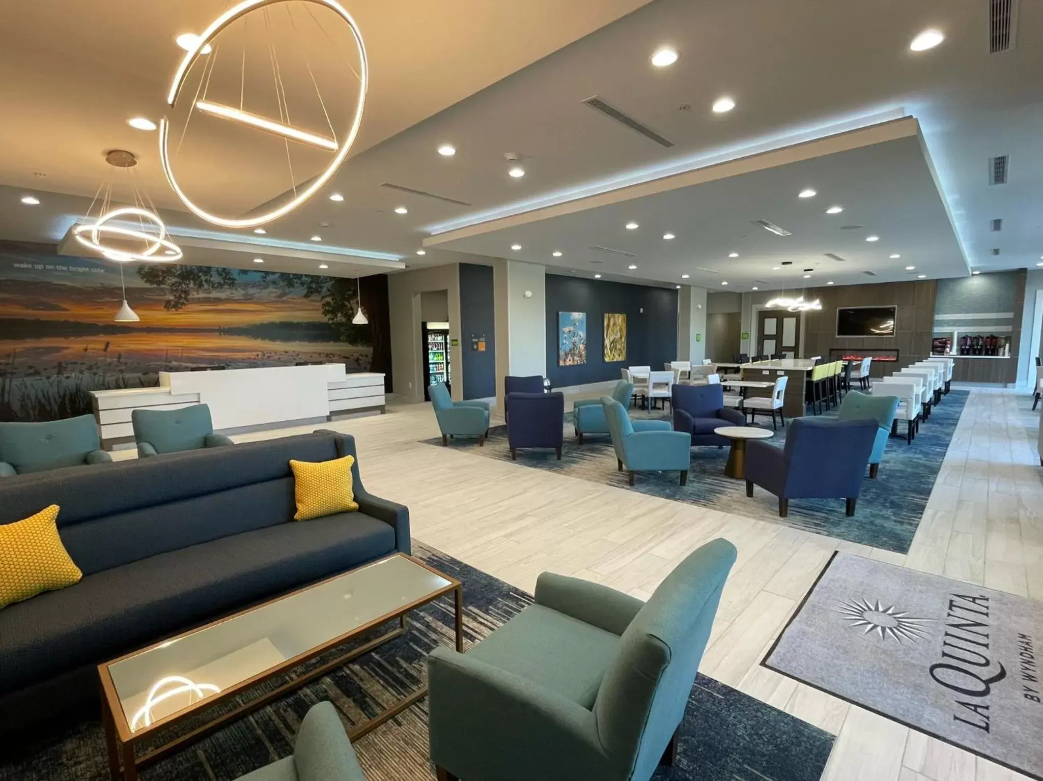 Lobby/Reception in La Quinta Inn & Suites by Wyndham Valdosta